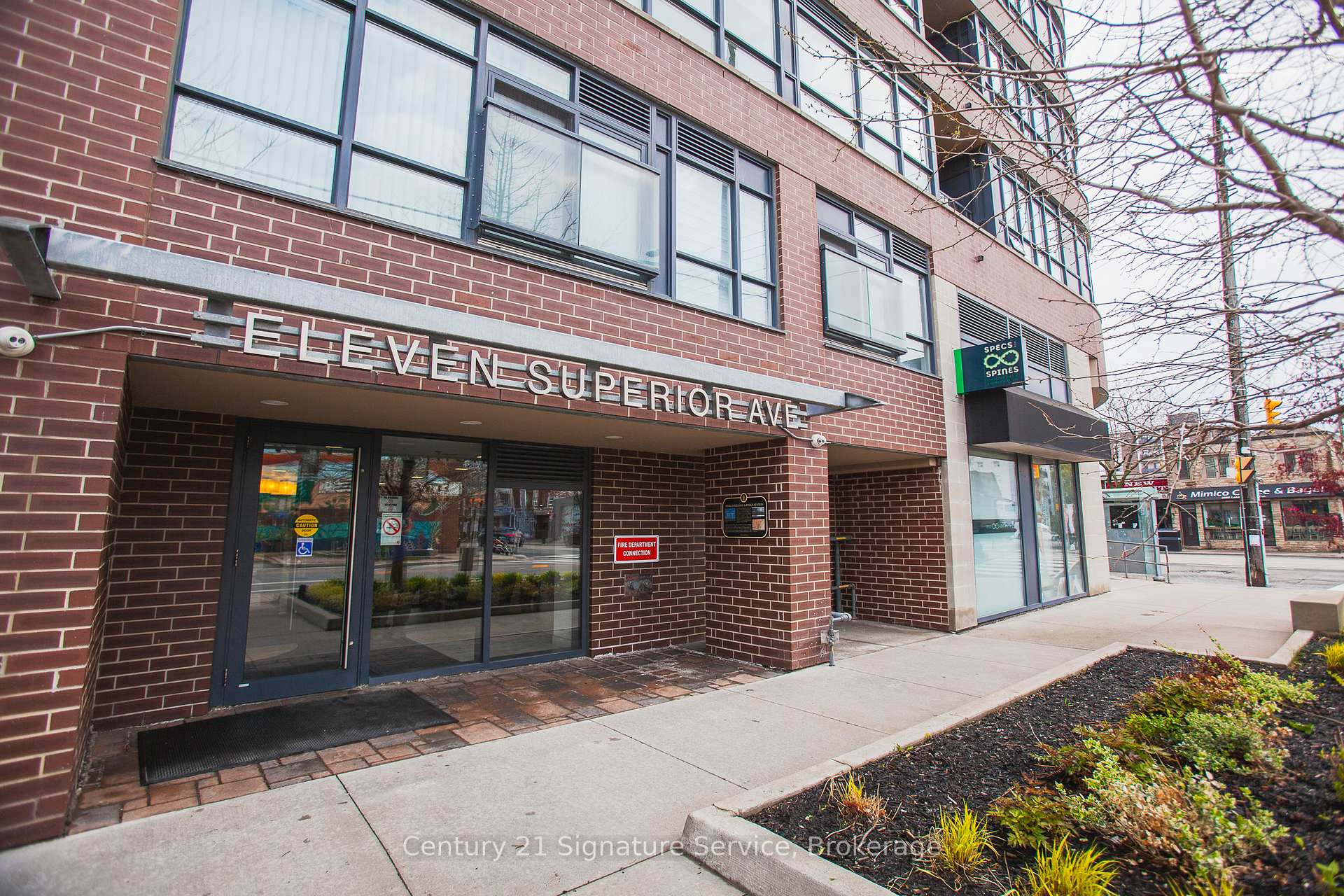 101 - 11 Superior Avenue Toronto Ontario Canada Rent residential Lee Miguel Gonzalez Century 21 Signature Service, Brokerage
