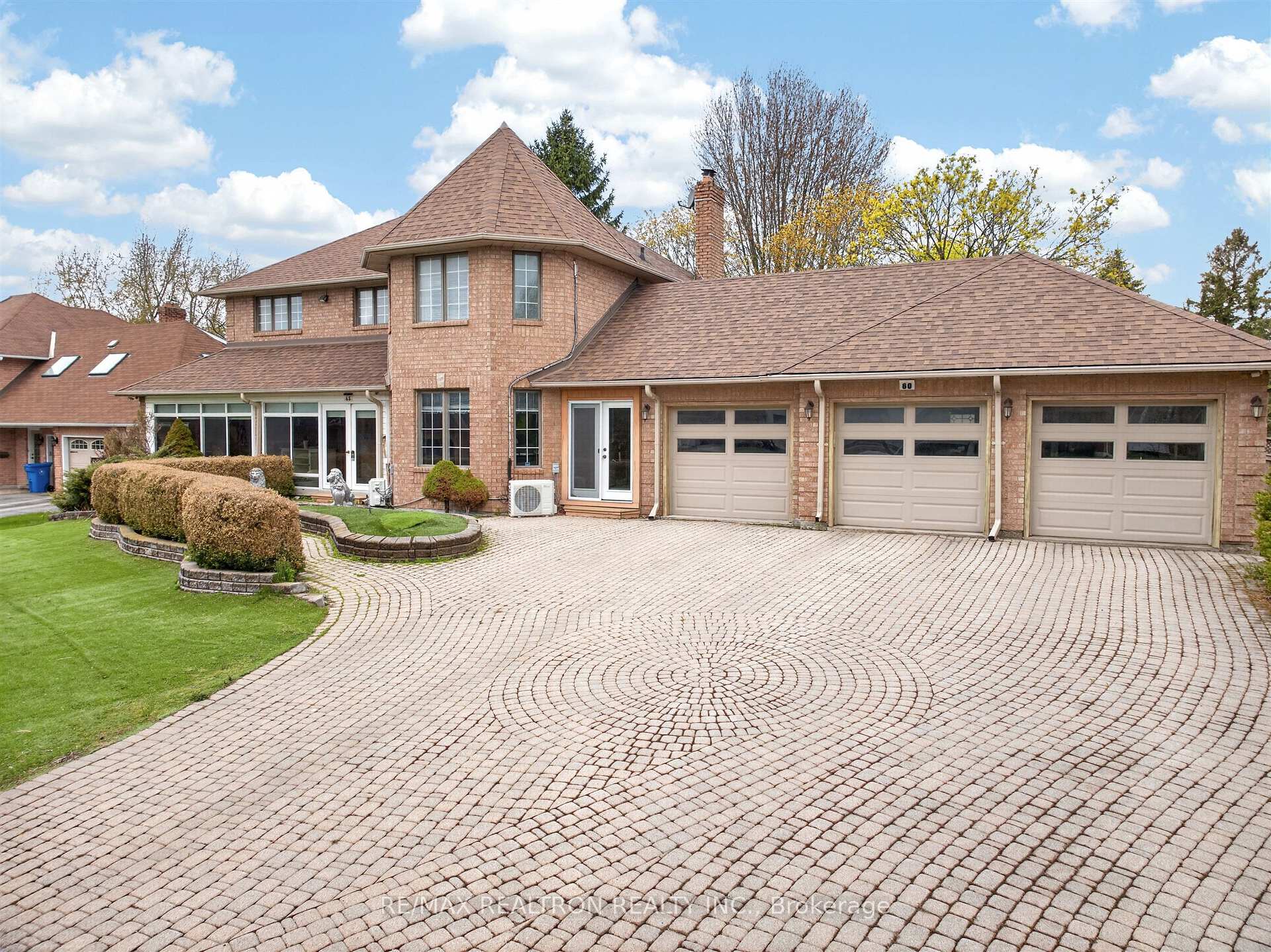 60 Arthur Hall Drive East Gwillimbury Ontario Canada Sale residential RON COMMODORE RE/MAX Realtron Realty, Inc. Brokerage*