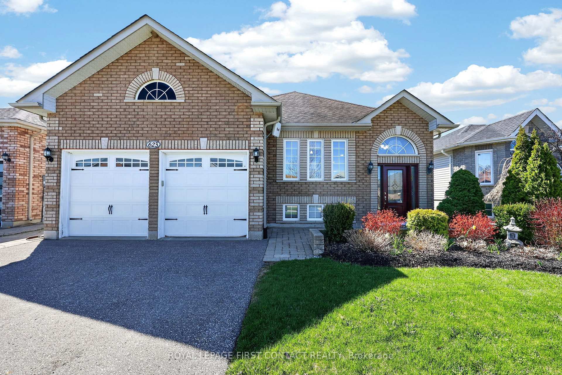 623 Glen Cedar Crescent Innisfil Ontario Canada Sale residential Your Ladies of Real Estate . Royal LePage First Contact Realty, Brokerage *