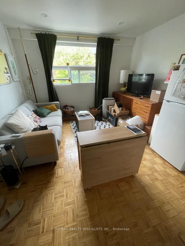 201 - 1087 Bloor Street W Toronto Ontario Canada Rent residential Jose Dias RE/MAX Realty Specialists Inc., Brokerage*