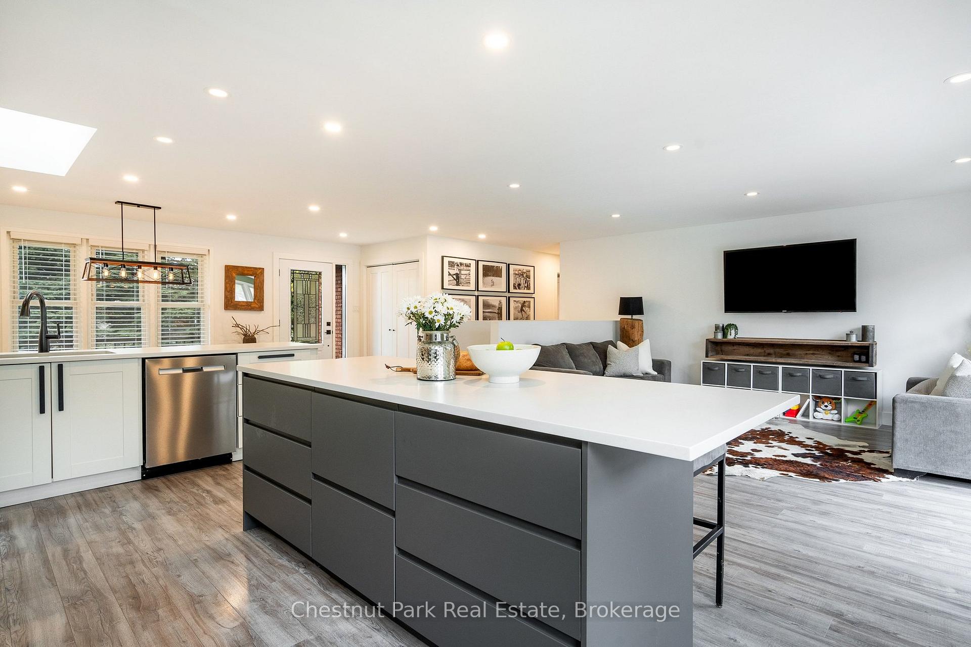 4 Bedroom Single Family Home/House's Image 25