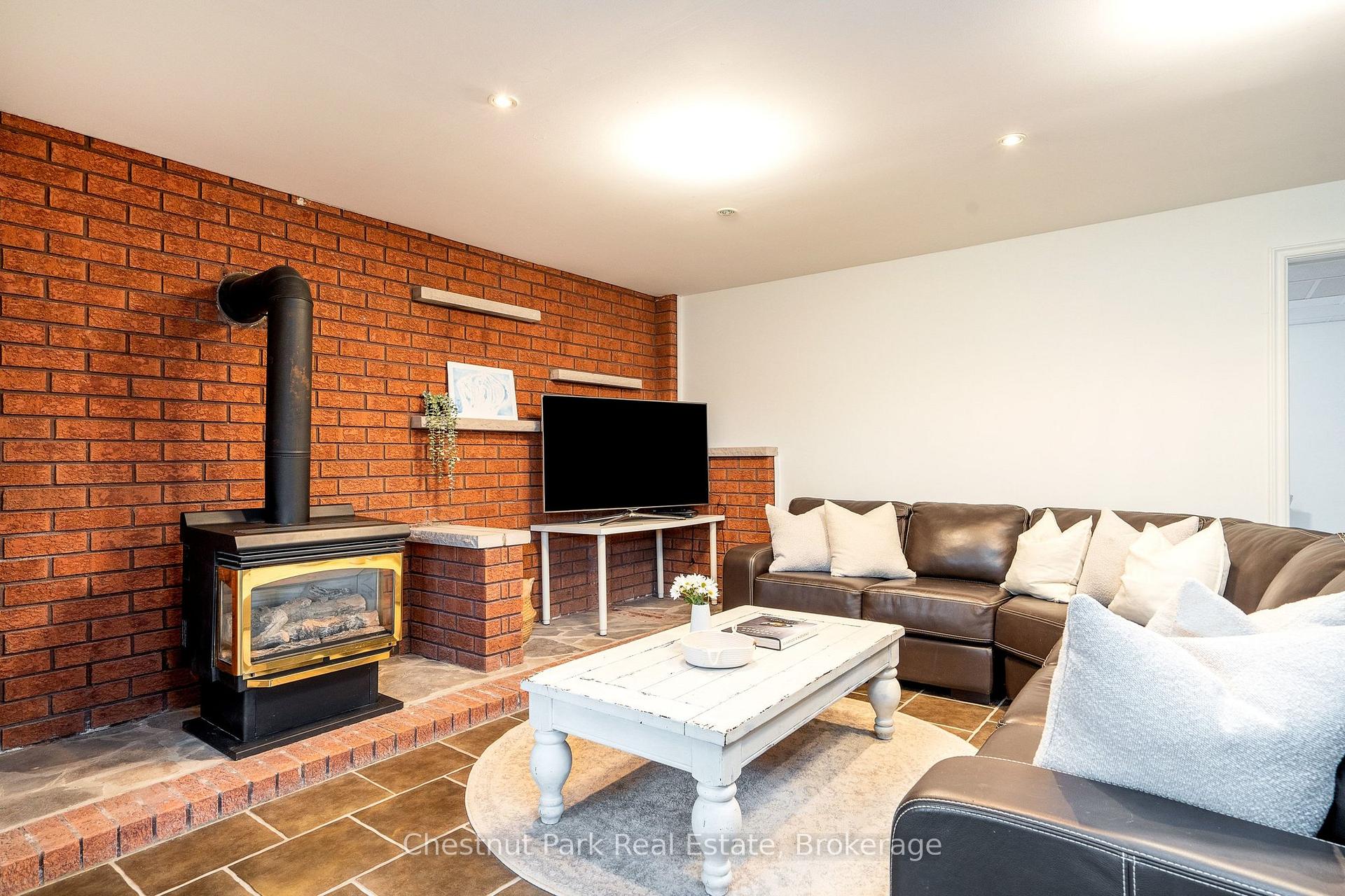 4 Bedroom Single Family Home/House's Image 40