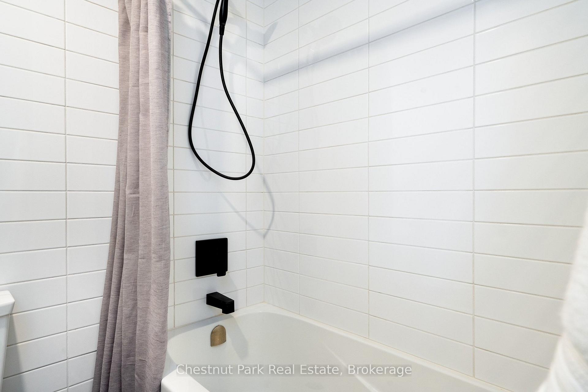 4 Bedroom Single Family Home/House's Image 36
