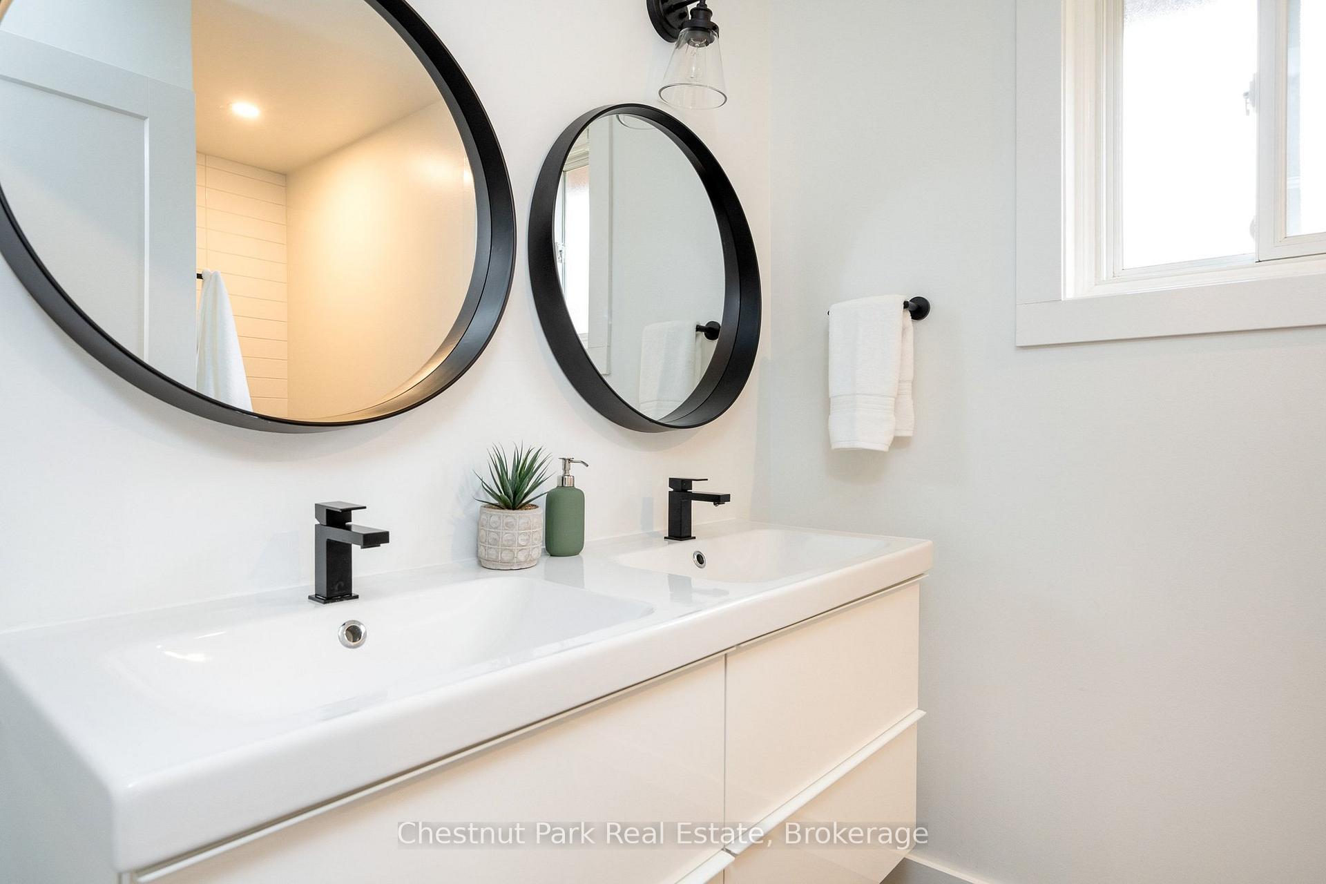4 Bedroom Single Family Home/House's Image 35