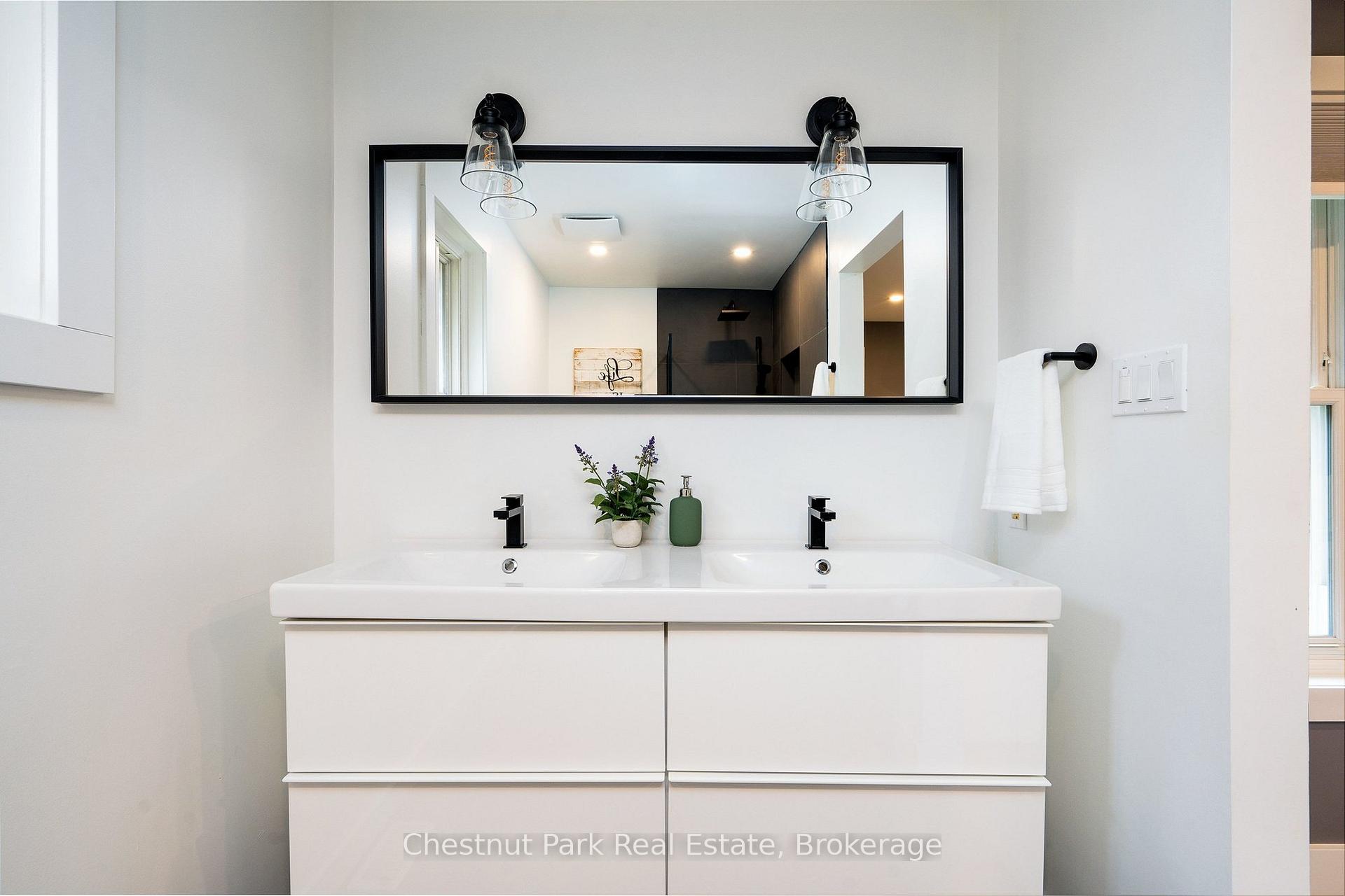 4 Bedroom Single Family Home/House's Image 29