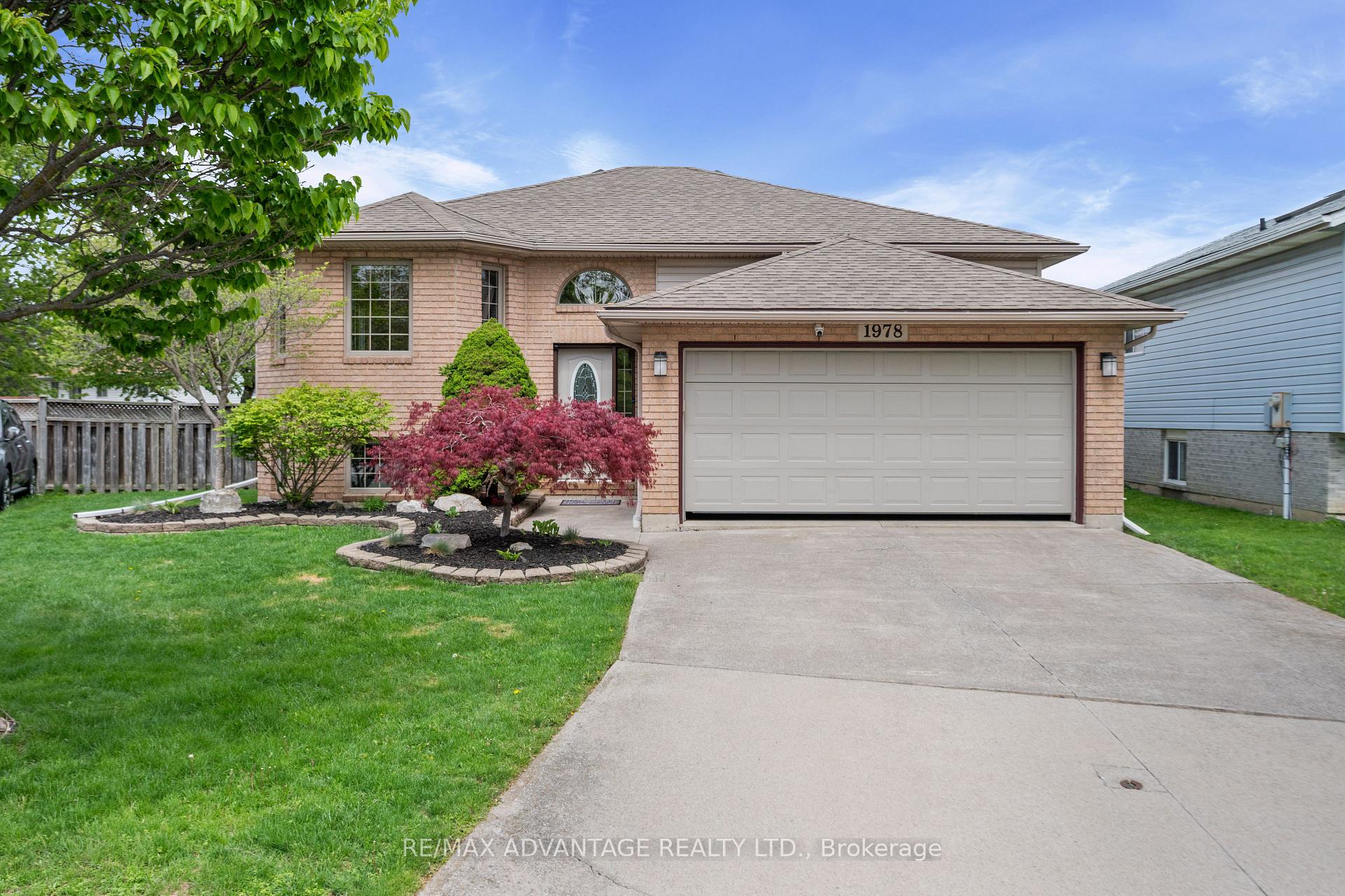1978 Fuller Crescent Windsor Ontario Canada Sale residential Mike Van Steensel RE/MAX Advantage Realty Ltd., Brokerage*