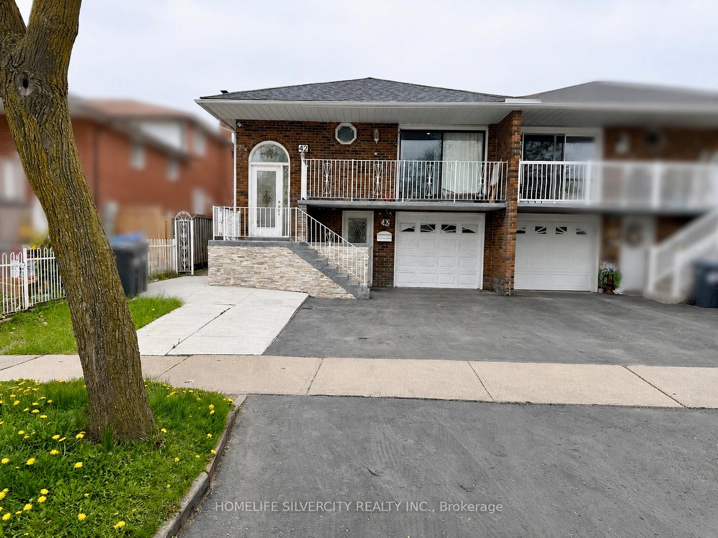 42 Royal Salisbury Way Brampton Ontario Canada Sale residential DILBAGH MANGAT HomeLife Silvercity Realty Inc., Brokerage *