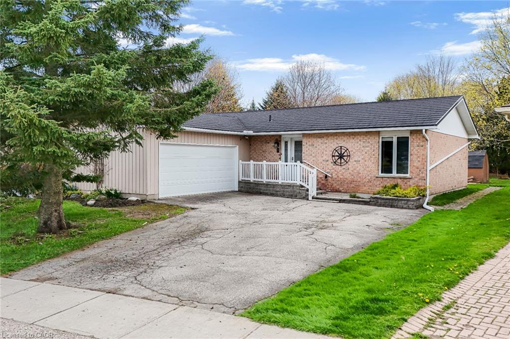 9 Village Road Wellesley Ontario Canada Sale residential John Moniz RE/MAX Real Estate Centre Inc., Brokerage*
