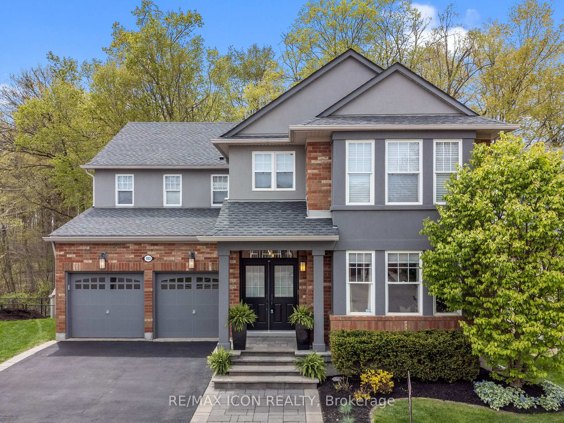 103 Glazebrook Crescent Cambridge Ontario Canada Sale residential Renee Blair Sotheby's International Realty Canada