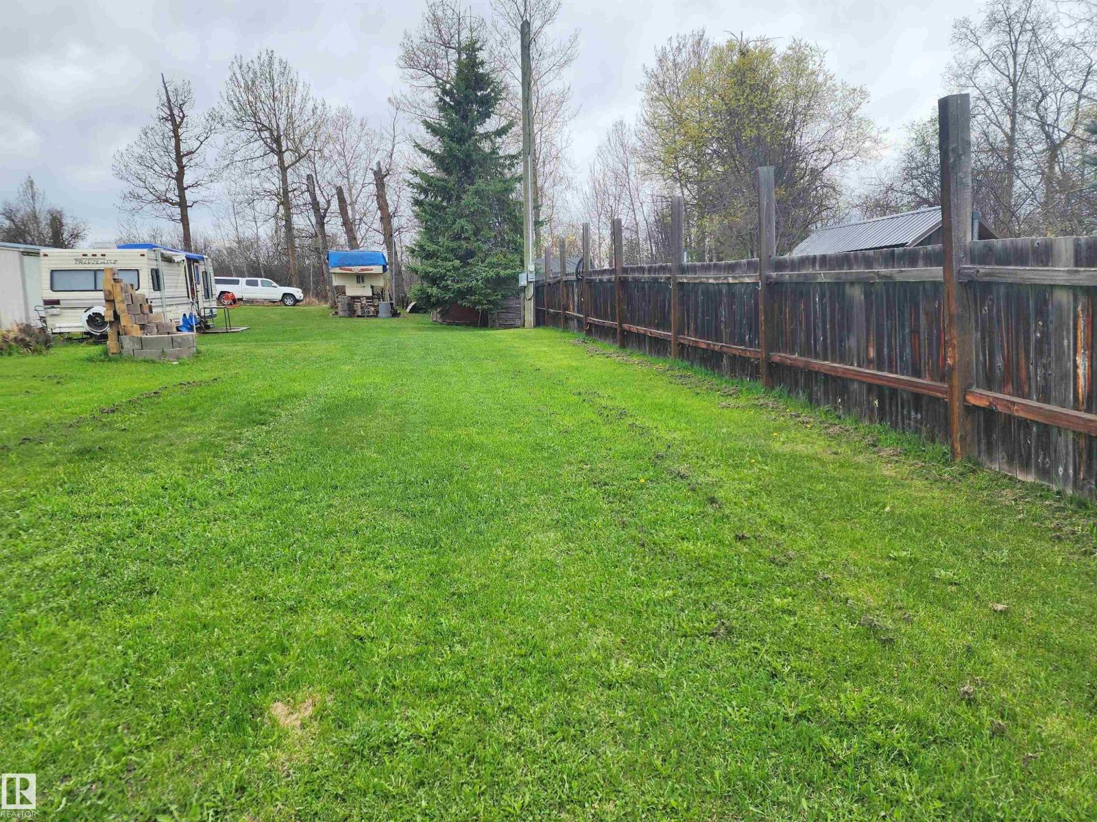 612 1 AV E Rural Wetaskiwin County Alberta Canada Sale commercial Darlene Reid MORE Real Estate, Brokerage*