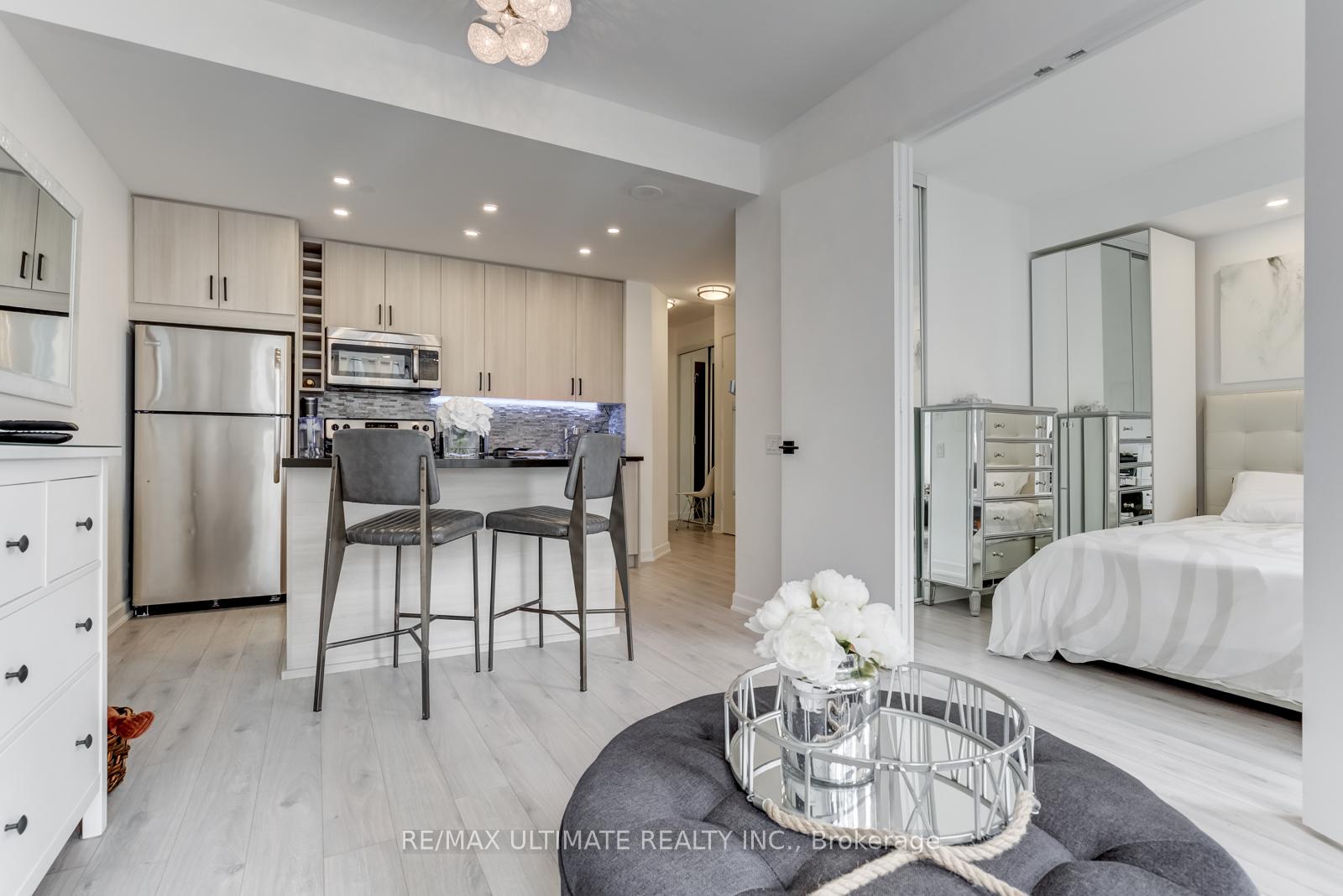 1814 - 85 Bloor Street E Toronto Ontario Canada Rent residential Gilbert Lopes RE/MAX Ultimate Realty, Brokerage *