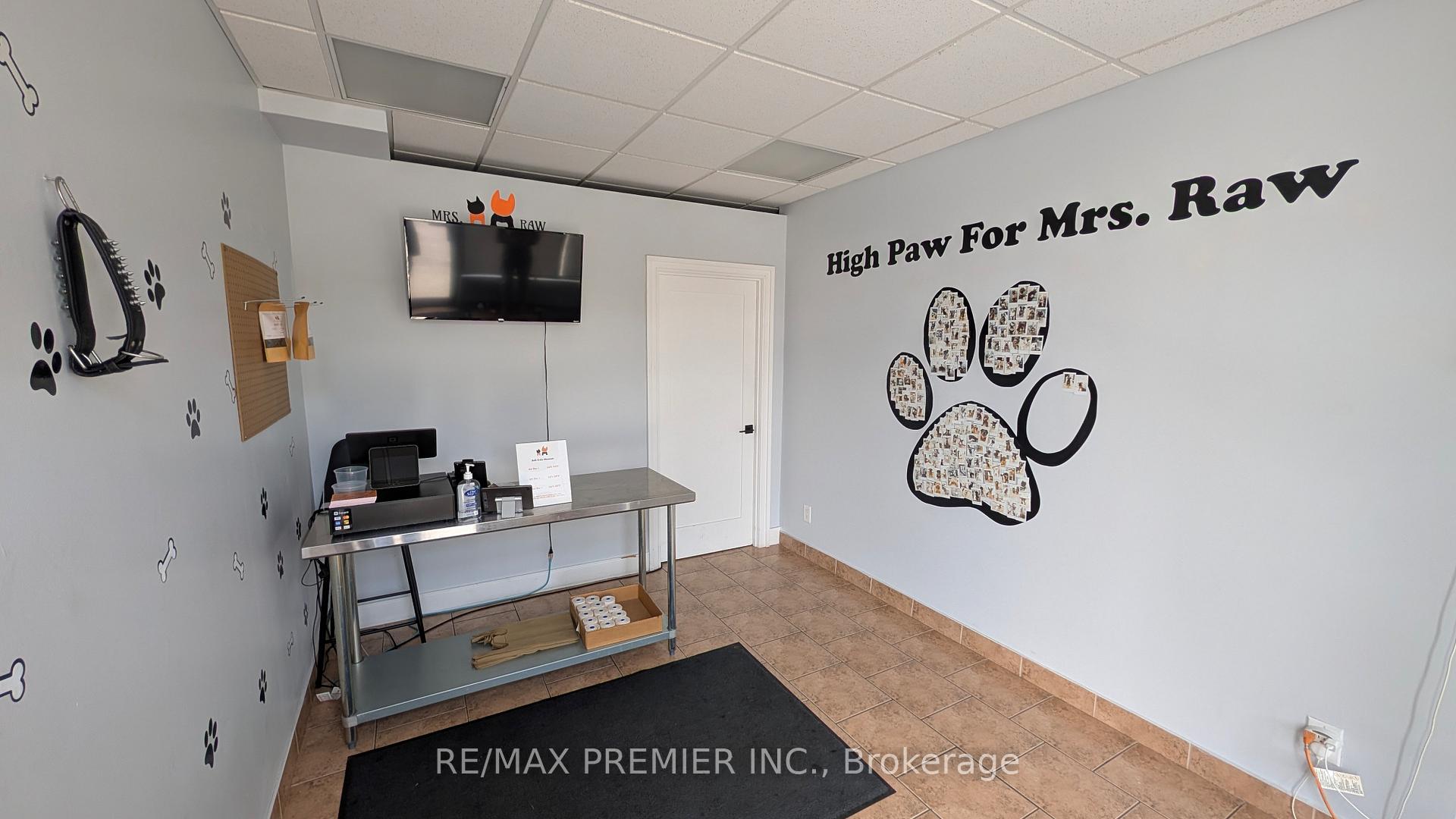 Main - 1657 Weston Road Toronto Ontario Canada Lease commercial Dennis Alexander Dencor Realty Inc., Brokerage *