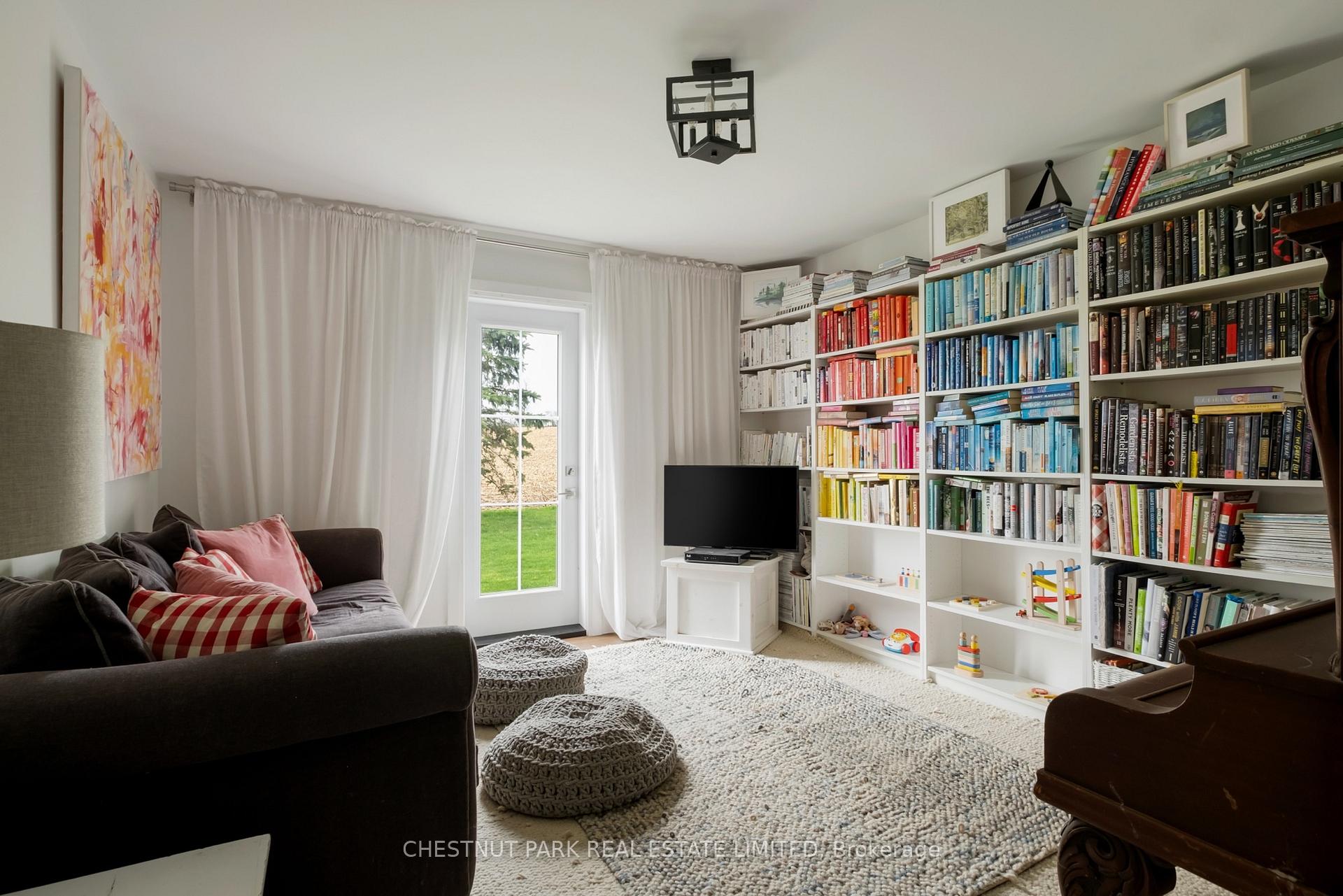 5 Bedroom Single Family Home/House's Image 13