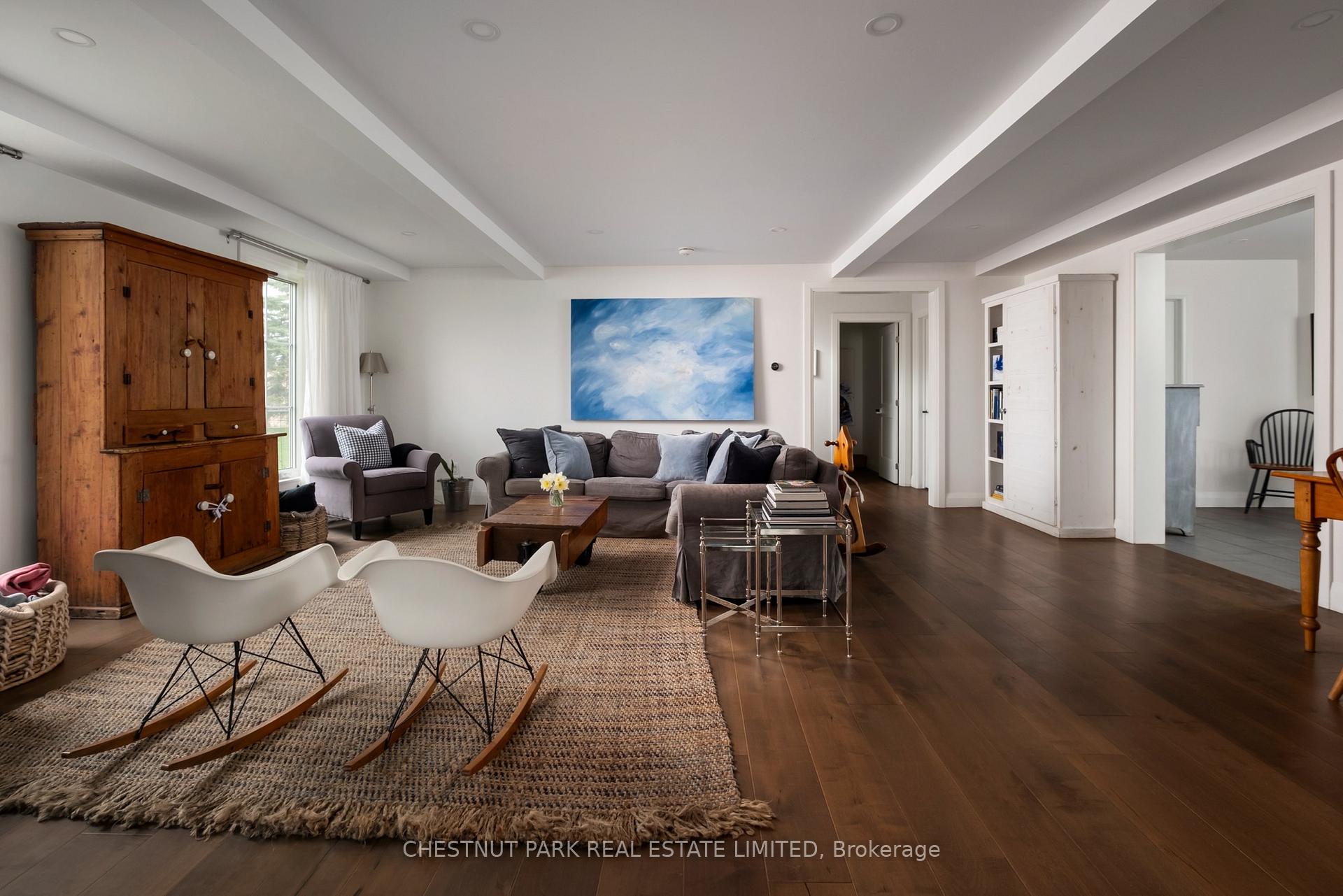 5 Bedroom Single Family Home/House's Image 5