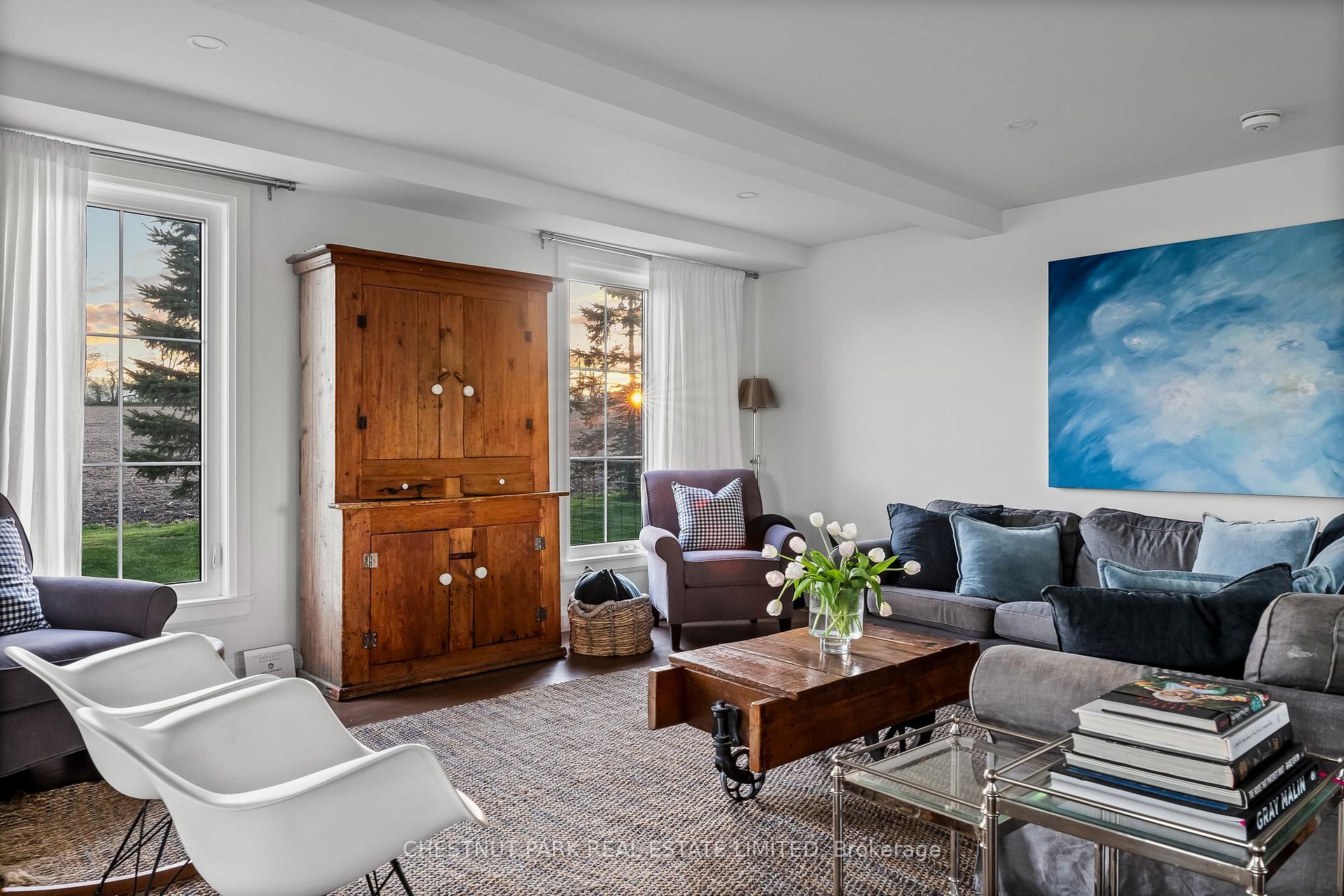 5 Bedroom Single Family Home/House's Image 4
