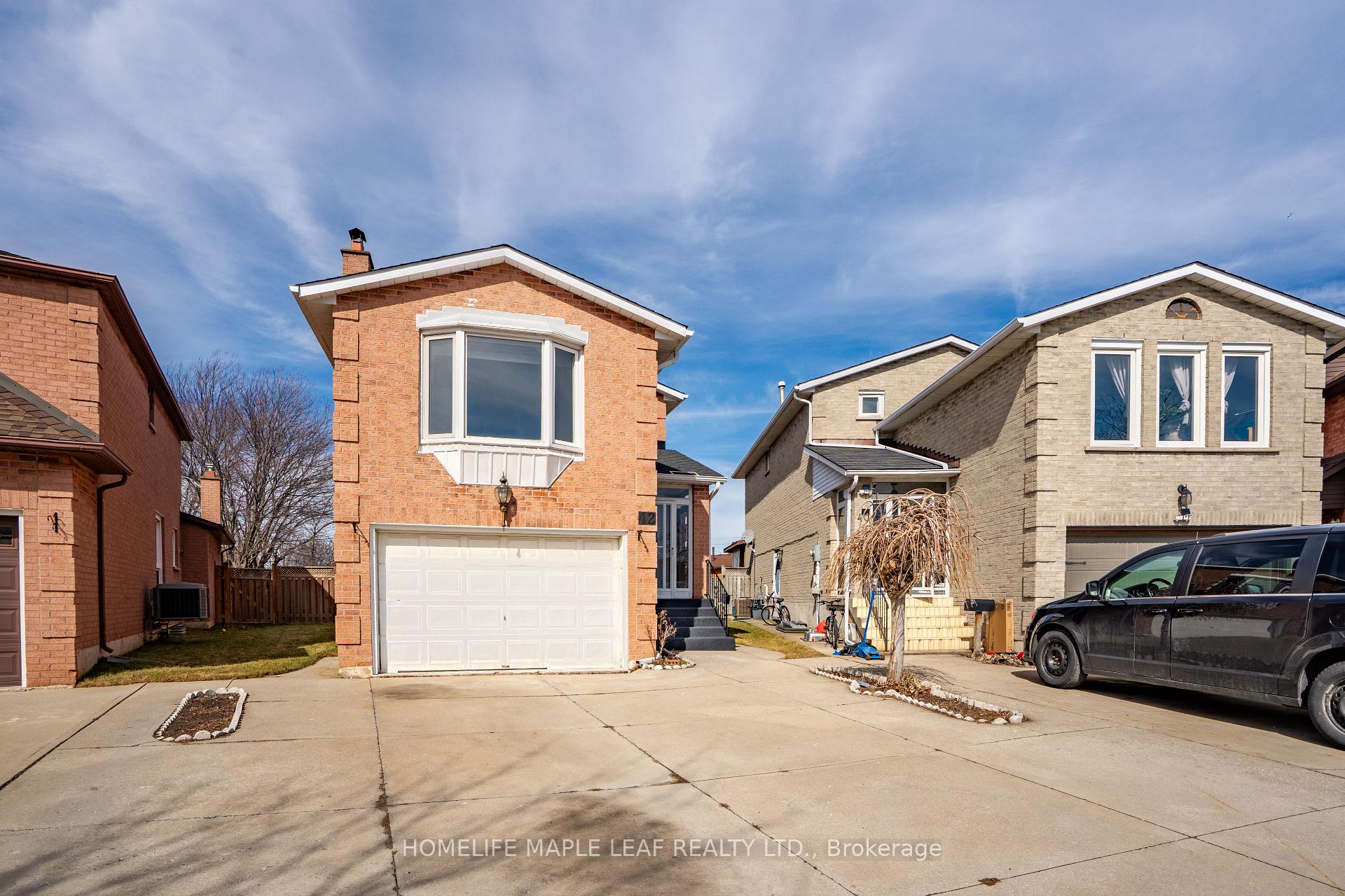 42 Puritan Court Hamilton Ontario Canada Sale residential Paramjit Sandhu HomeLife Maple Leaf Realty Ltd., Brokerage *