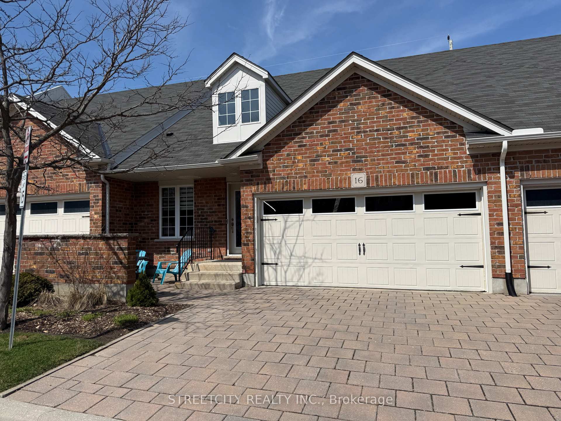 16 - 464 Commissioners Road W London South Ontario Canada Sale residential Frank Pontes STREETCITY REALTY INC., BROKERAGE*