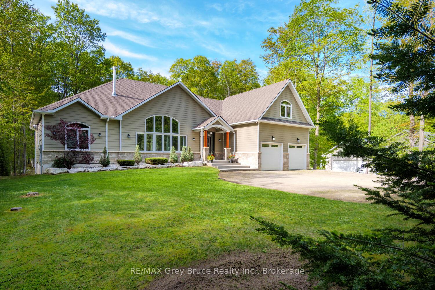 41 Martin Drive South Bruce Peninsula Ontario Canada Sale residential DAWN-LEE McKENZIE RE/MAX GREY BRUCE REALTY INC 