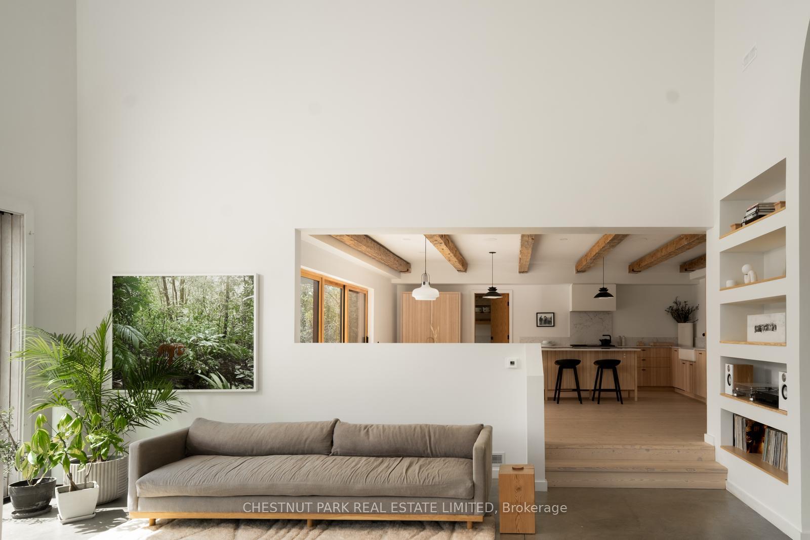 4 Bedroom Single Family Home/House's Image 3
