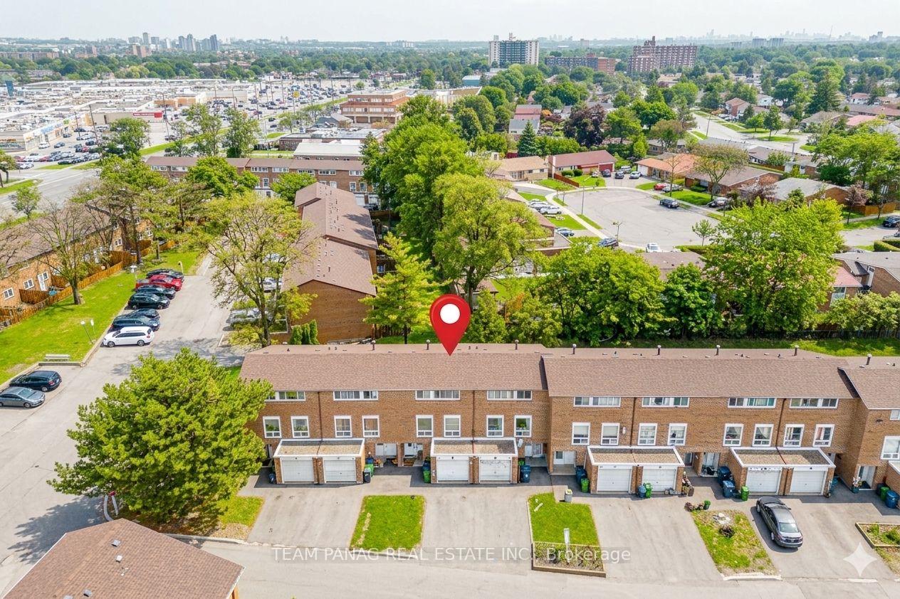 30 - 9 Kendleton Drive Toronto Ontario Canada Sale residential Allan Todd RE/MAX Real Estate Centre Inc., Brokerage*
