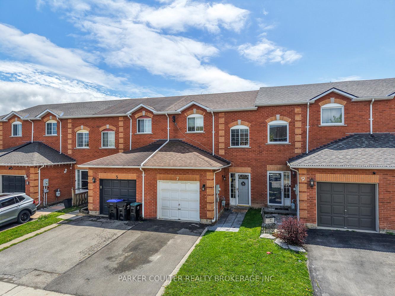 7 O' Leary Court New Tecumseth Ontario Canada Sale residential Linda Hummel Right at Home Realty, Brokerage*