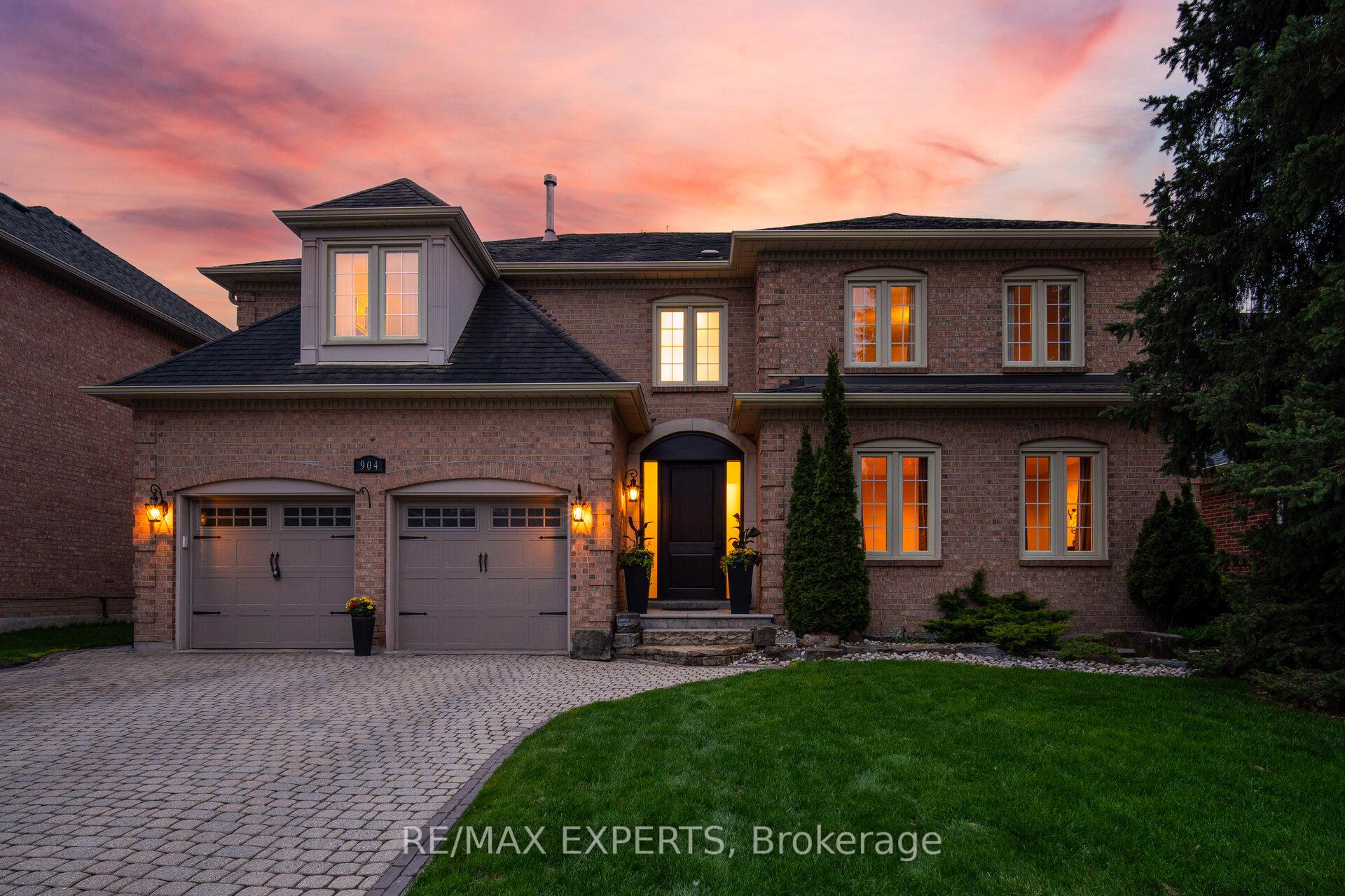 904 Damascus Court Newmarket Ontario Canada Sale residential   Re/Max Experts, Brokerage*