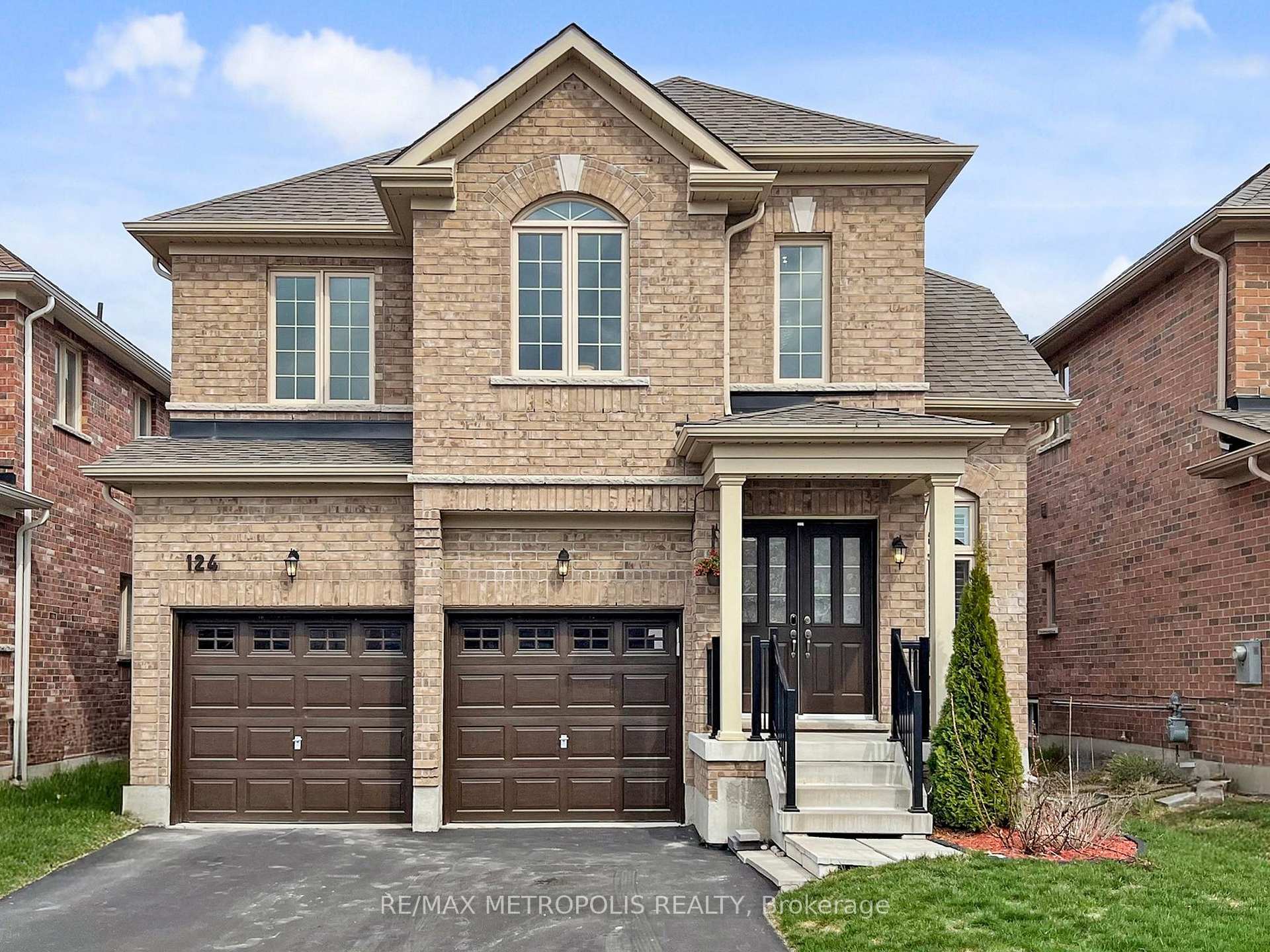 124 Milby Crescent Bradford West Gwillimbury Ontario Canada Sale residential   RE/MAX Metropolis Realty Brokerage*