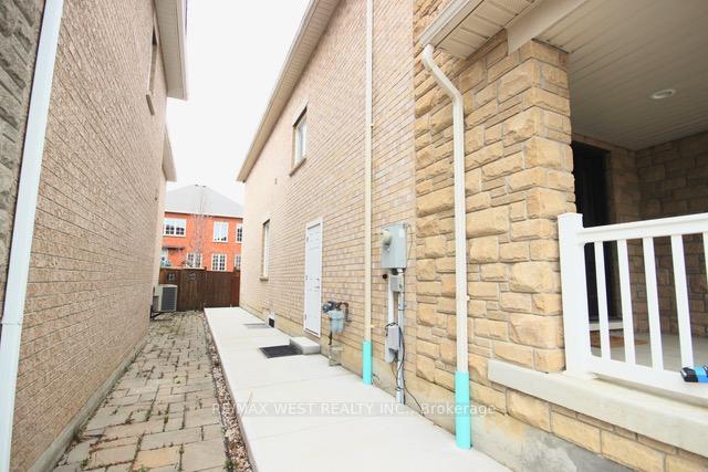Bsmt - 150 Valley Vista Drive Vaughan Ontario Canada Rent residential HARRY SARVAIYA RE/MAX West Realty Inc., Brokerage *
