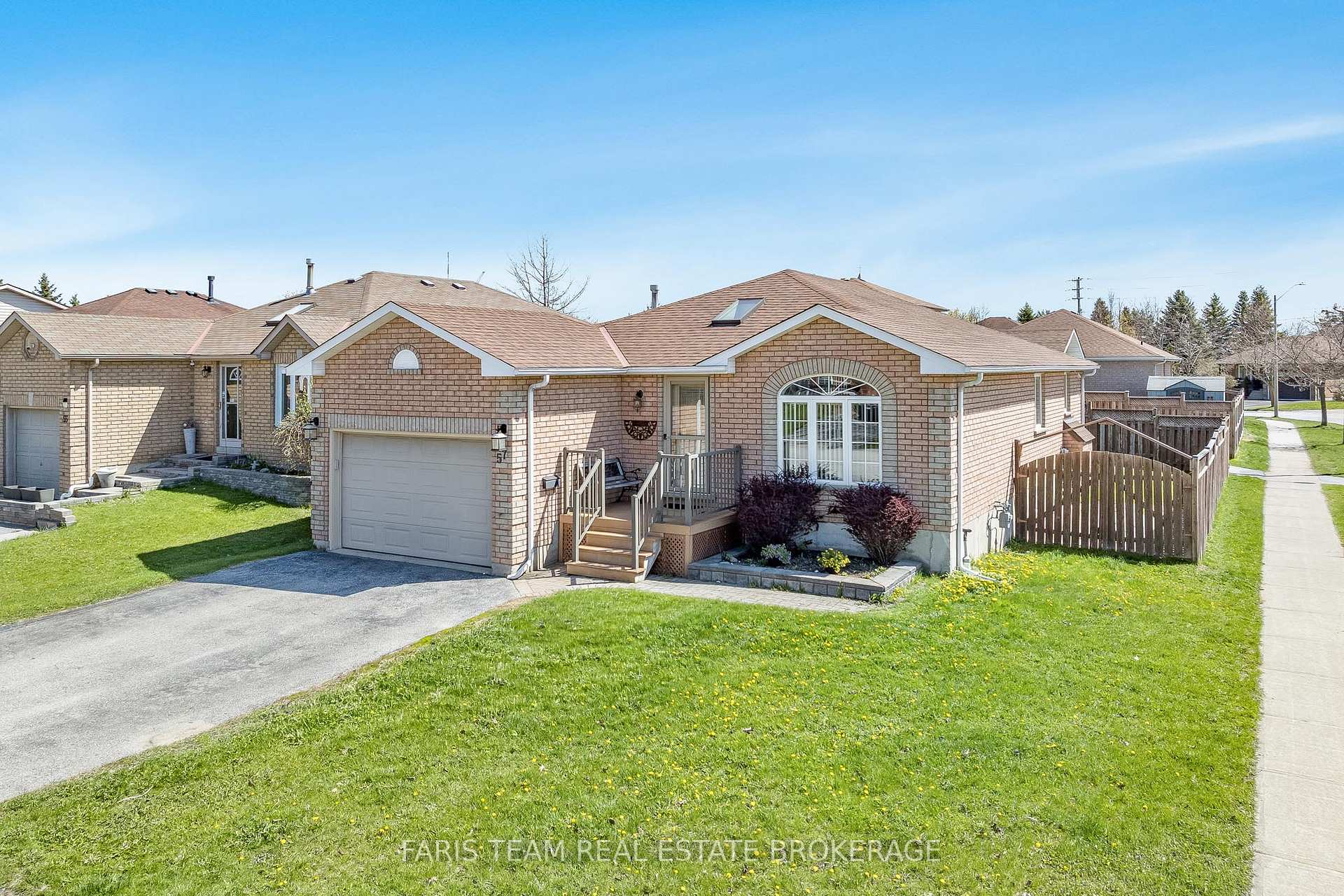 57 Wessenger Drive Barrie Ontario Canada Sale residential   Royal LePage Terrequity Capital Realty, Brokerage*