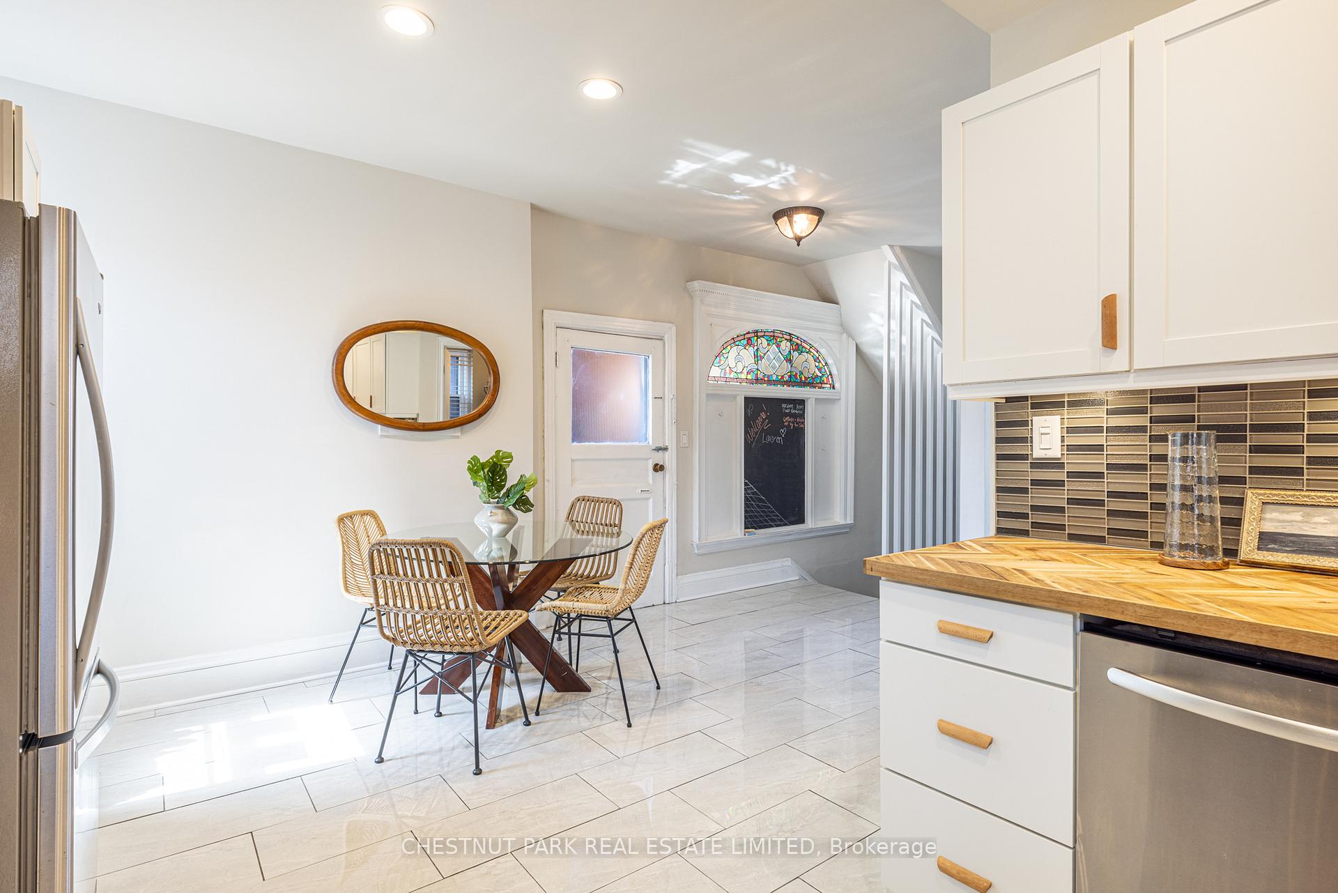 4 Bedroom Other's Image 8