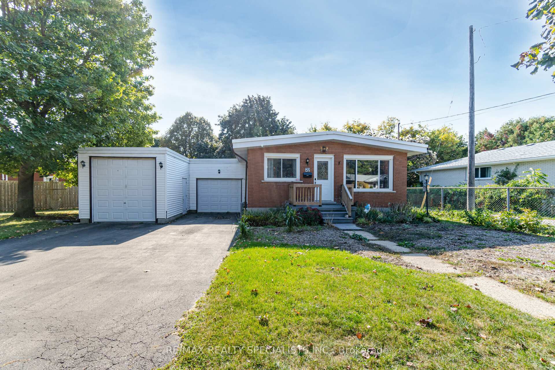 22 BALMORAL Drive Guelph Ontario Canada Rent residential Colette Lim RE/MAX Realty Specialists Inc., Brokerage *