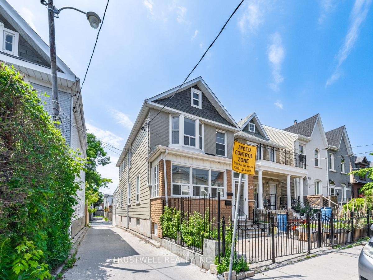 C - 90 Galt Avenue Toronto Ontario Canada Rent residential   TRUSTWELL REALTY INC. Brokerage