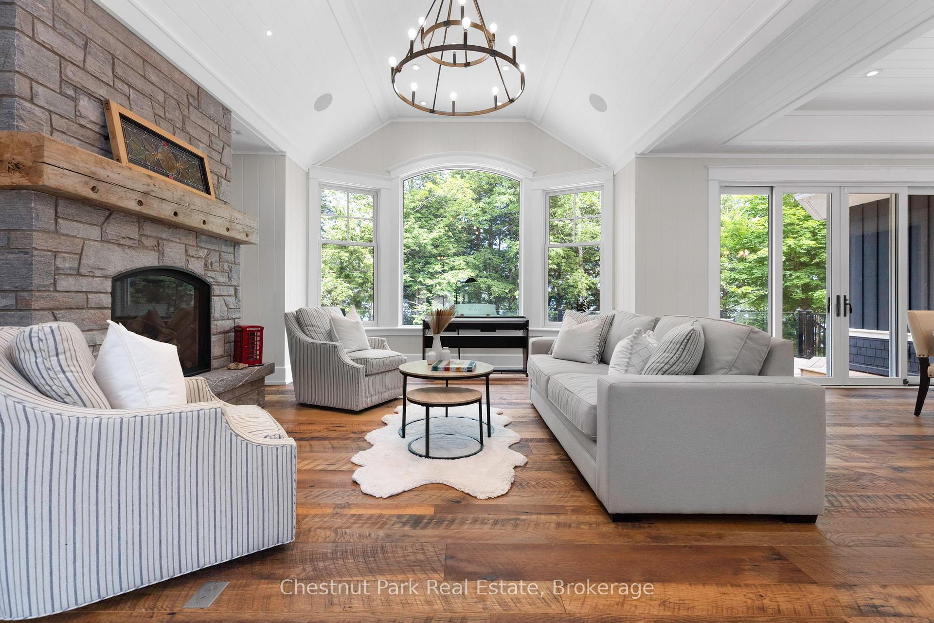 4 Bedroom Single Family Home/House's Image 3