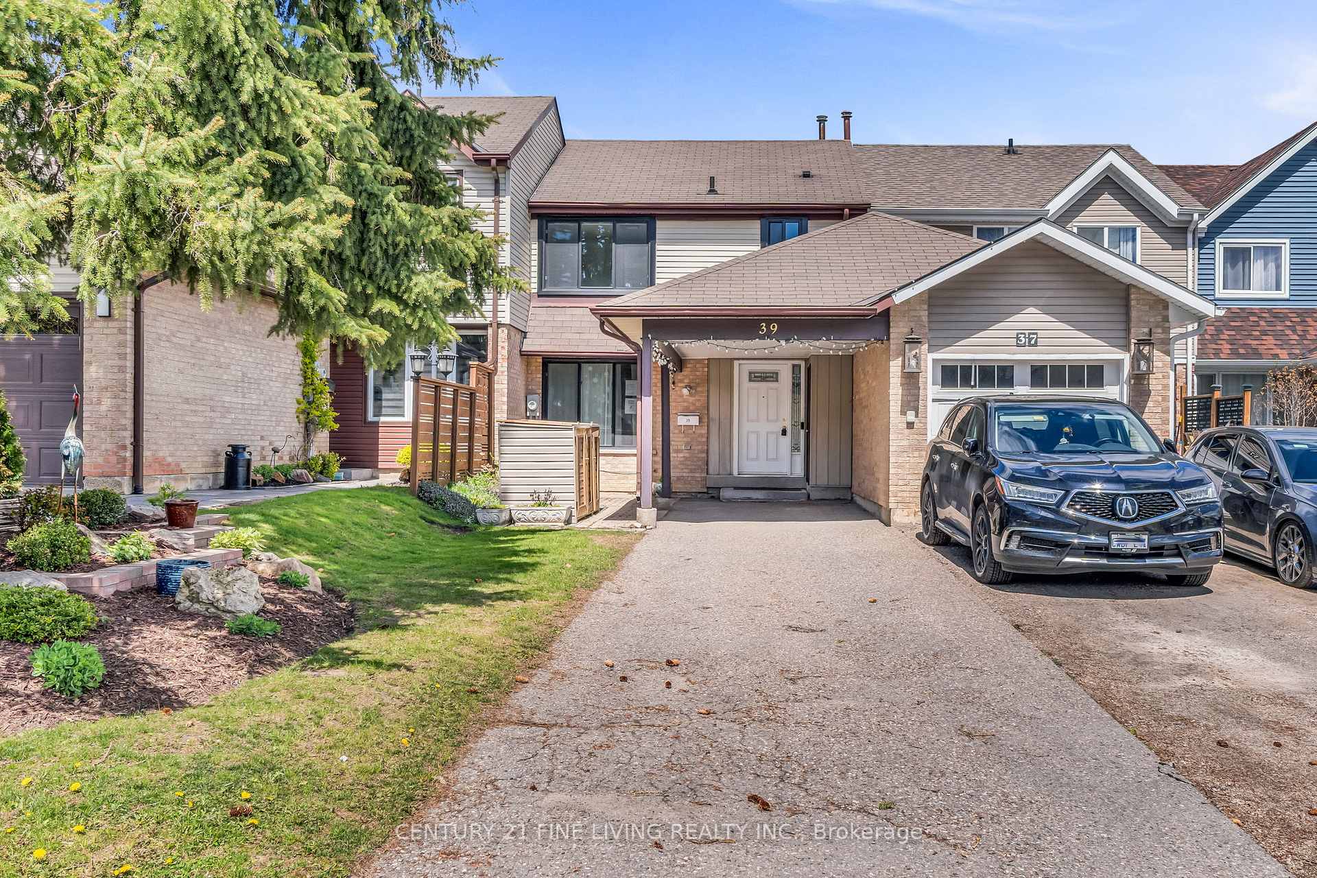 39 RUSHMORE Crescent Brampton Ontario Canada Sale residential Monika Vaid RE/MAX GOLD REALTY INC.