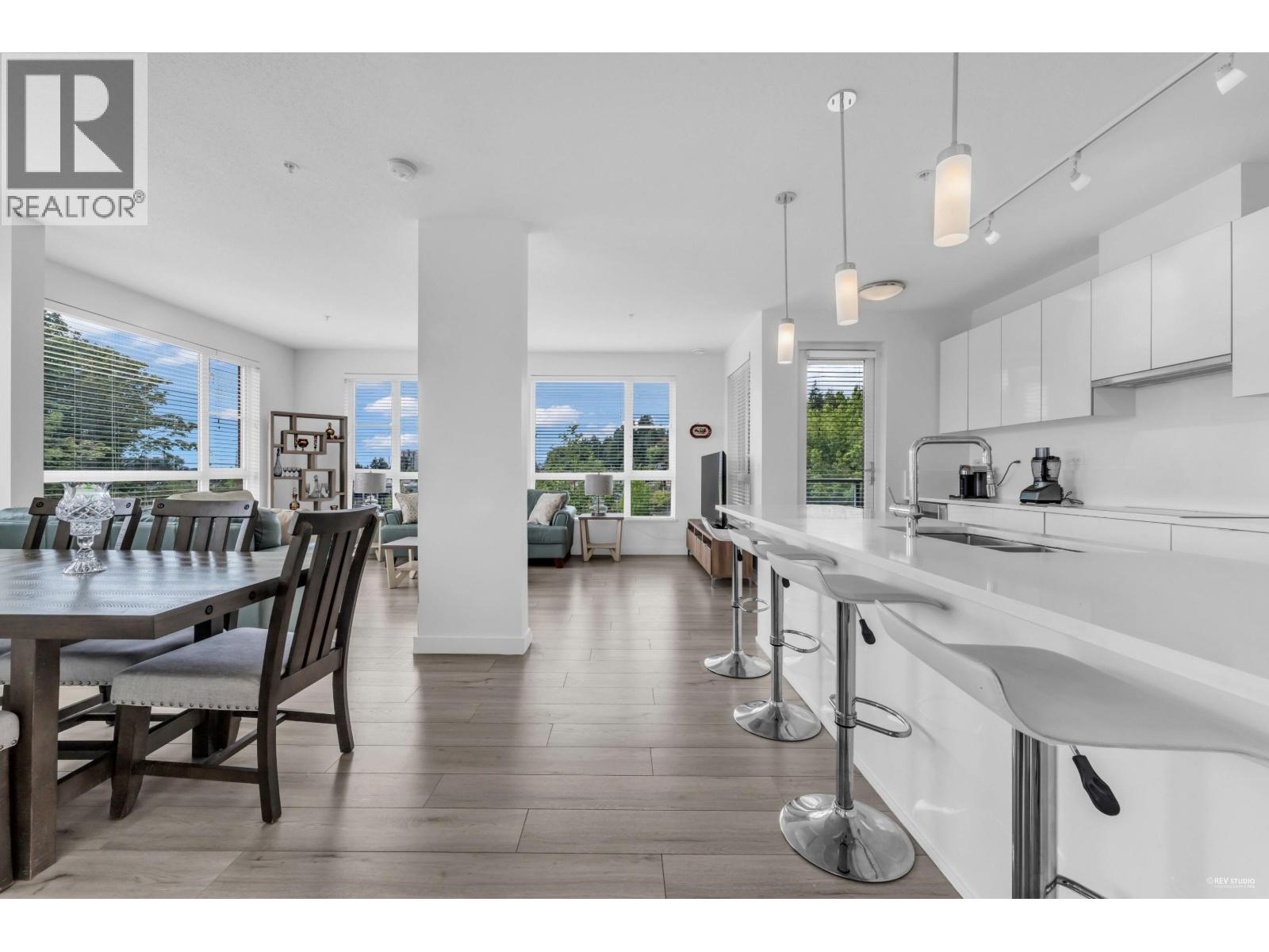 408 1621 HAMILTON AVENUE North Vancouver British Columbia Canada Sale residential   Oakwyn Realty, Brokerage*