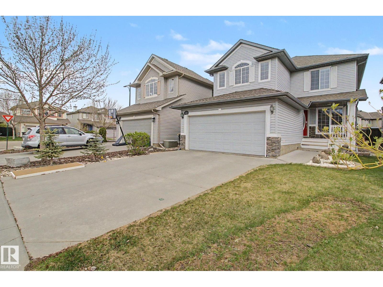 1922 ROBERTSON CR SW Edmonton Alberta Canada Sale residential Darlene Reid MORE Real Estate, Brokerage*