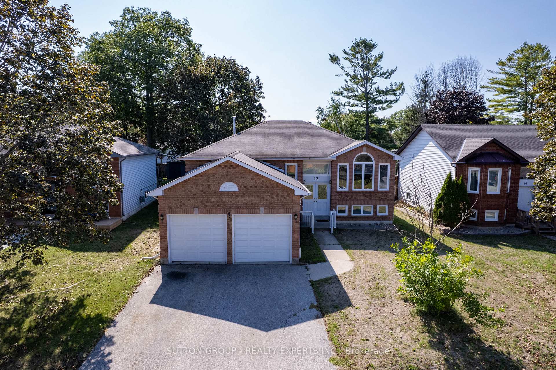 12 LANGEVIN Drive Wasaga Beach Ontario Canada Sale residential Bob Sengar SUTTON GROUP - REALTY EXPERTS INC., BROKERAGE