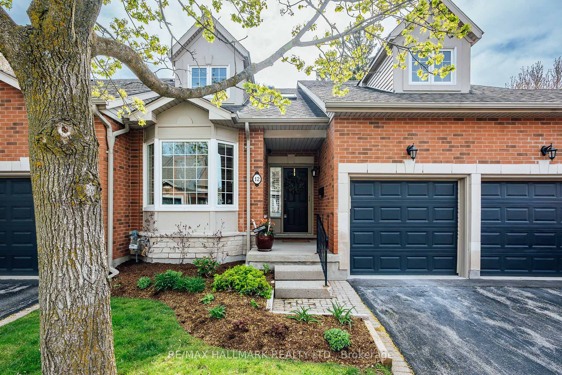 12 Fairway Lane Guelph Ontario Canada Sale residential   TRI-CITY GOLD REALTY INC
