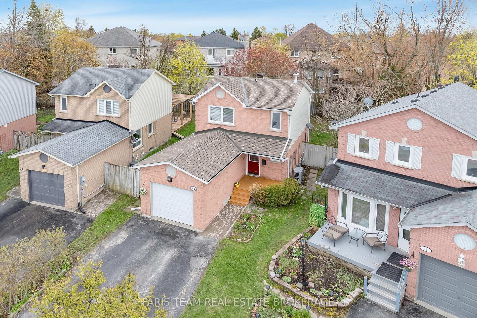 44 Hadden Crescent Barrie Ontario Canada Sale residential Jason Gavadza Keller Williams Referred Urban Realty, Brokerage*