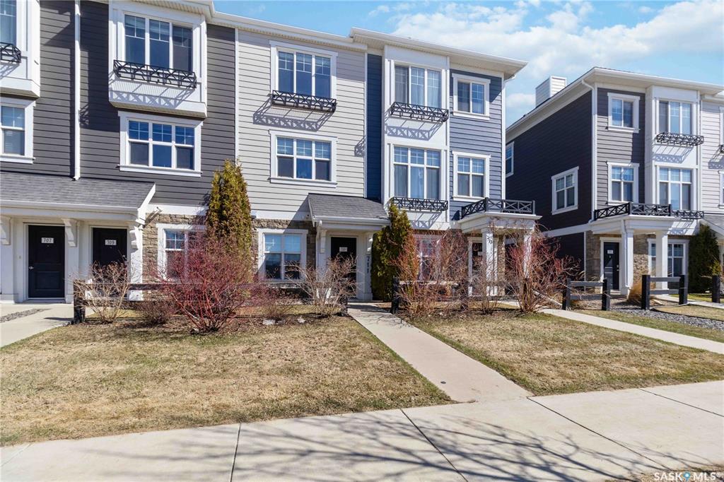 711 Meadows BOULEVARD Saskatoon Saskatchewan Canada Sale residential Dylan Meek Realty Executives Saskatoon