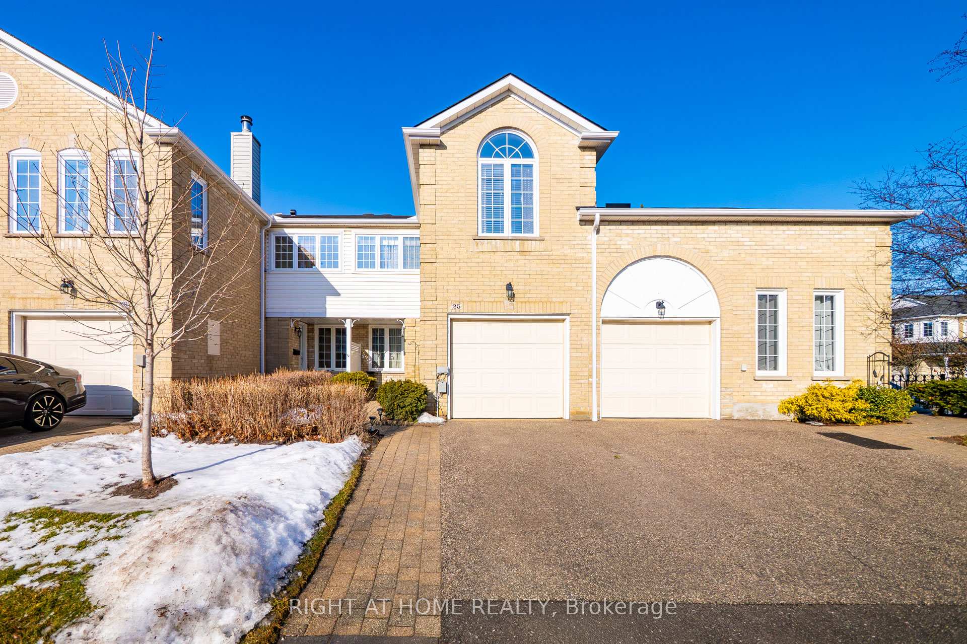 25 Heathcliffe Square Brampton Ontario Canada Sold residential KISHAN SHAH RE/MAX Real Estate Centre Inc., Brokerage *