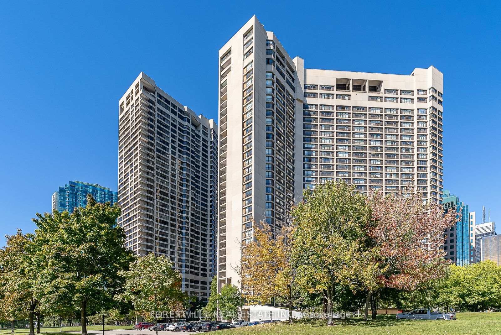 1004 - 33 HARBOUR Square Toronto Ontario Canada Sold residential Susan Bodie Bosley Real Estate Ltd., Brokerage *
