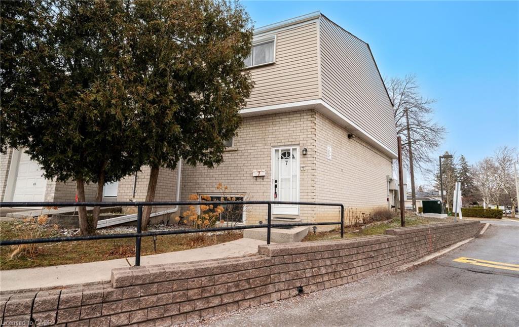 7 - 400 Mississauga Valley Boulevard Mississauga Ontario Canada Sale residential Amarjit Sanghera TRIMAXX REALTY LTD. Brokerage
