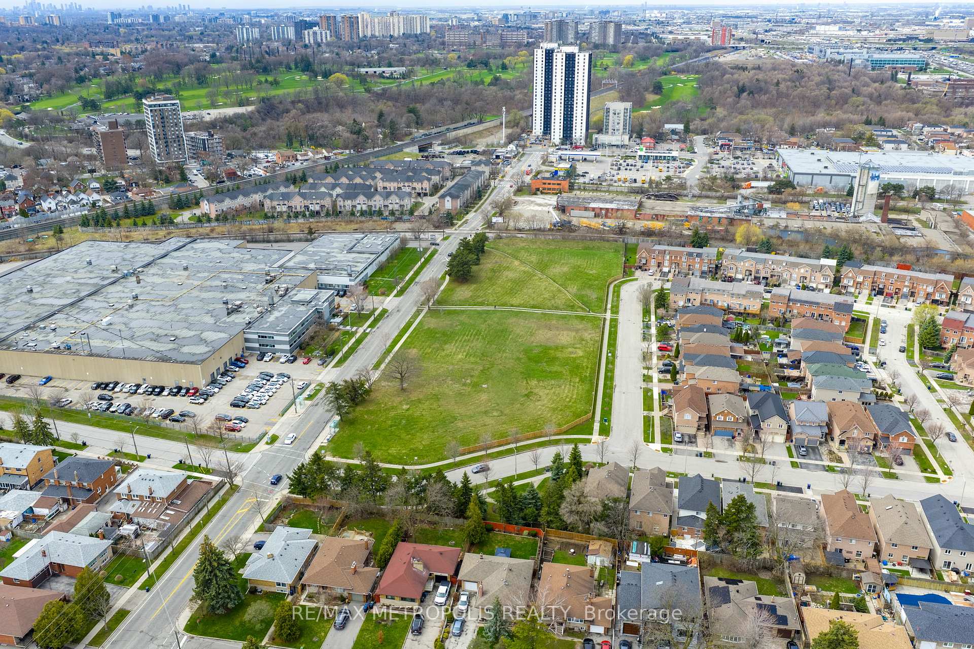 50-60 Oak Street Toronto Ontario Canada Lease commercial   RE/MAX Metropolis Realty Brokerage*