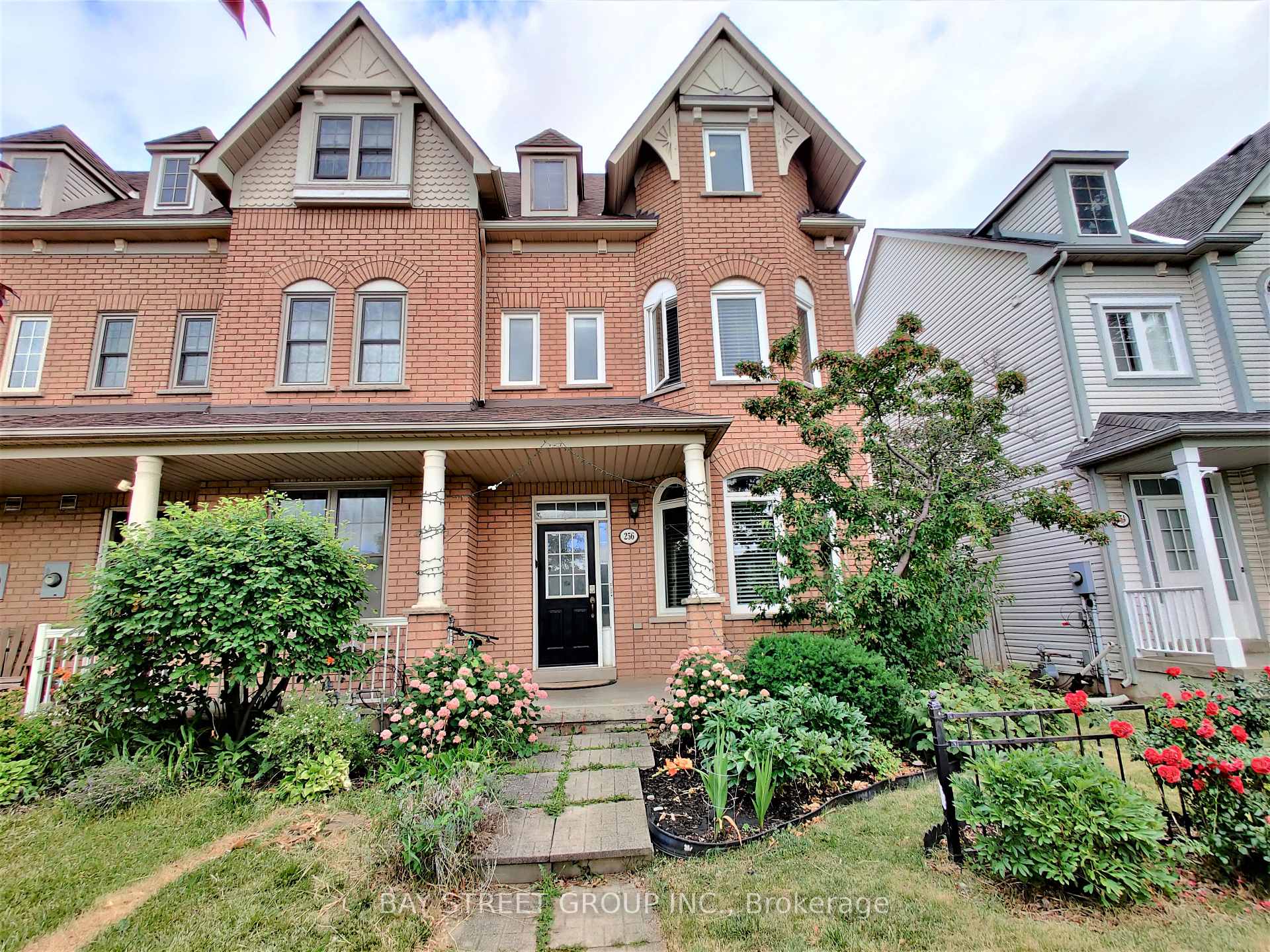 256 Glenashton Drive Oakville Ontario Canada Rent residential Timothy Tsung Bay Street Group Inc., Brokerage*