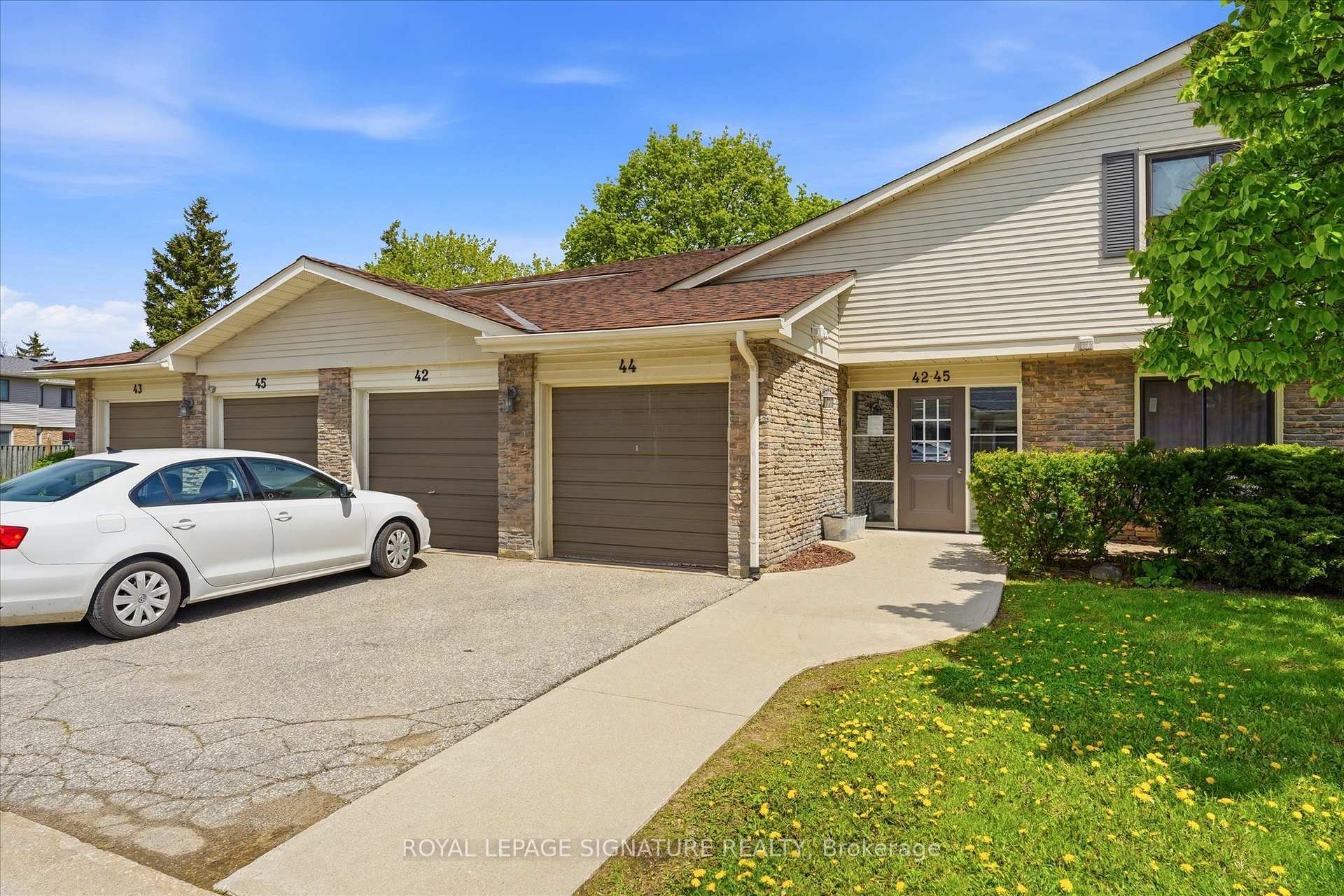 42 - 2701 Aquitaine Avenue Mississauga Ontario Canada Rent residential Marco Pontes RE/MAX West Realty Inc., Brokerage *