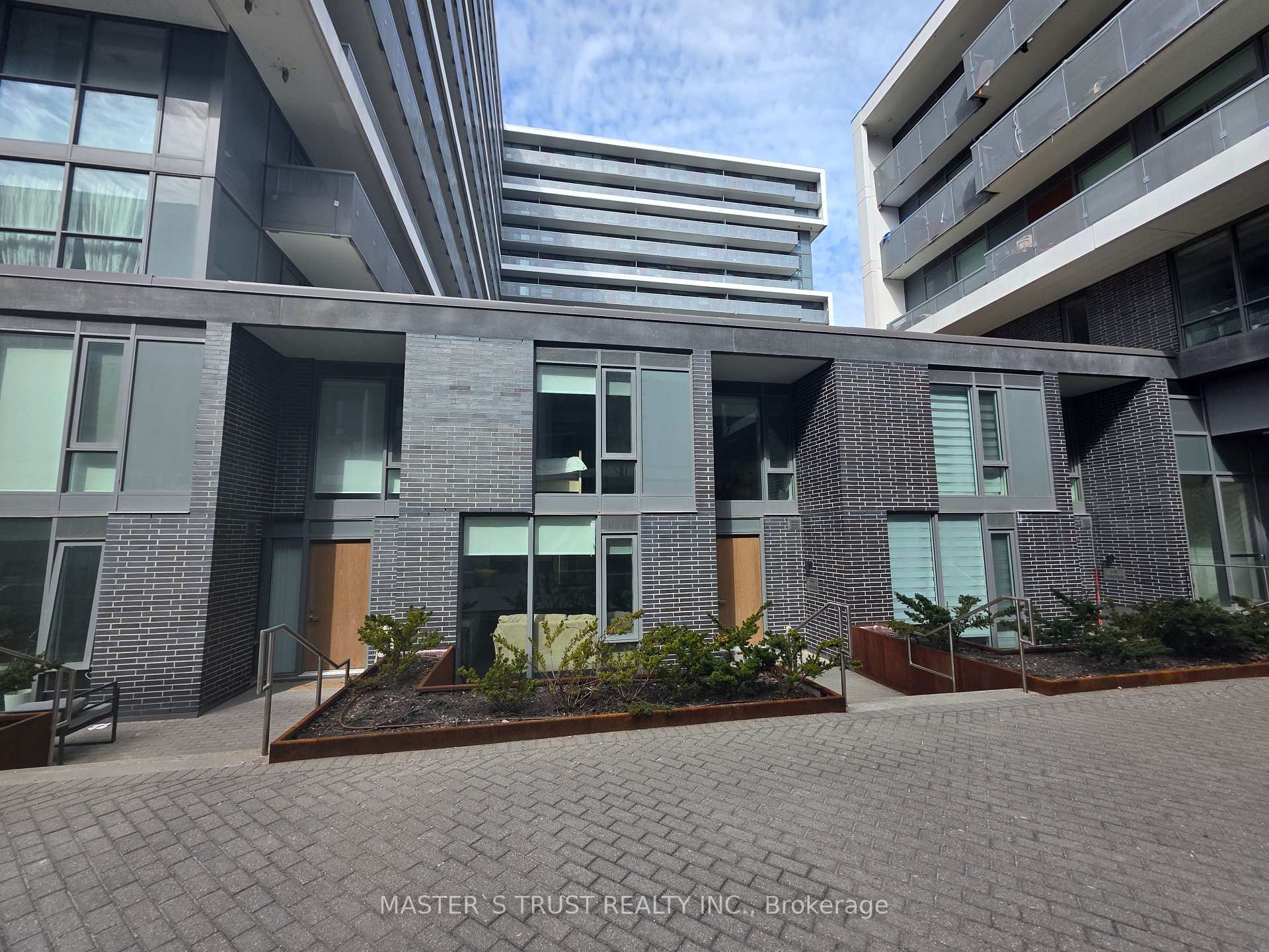TH109 - 160 Flemington Road E Toronto Ontario Canada Sale residential Namita Singh Right at Home Realty, Brokerage*
