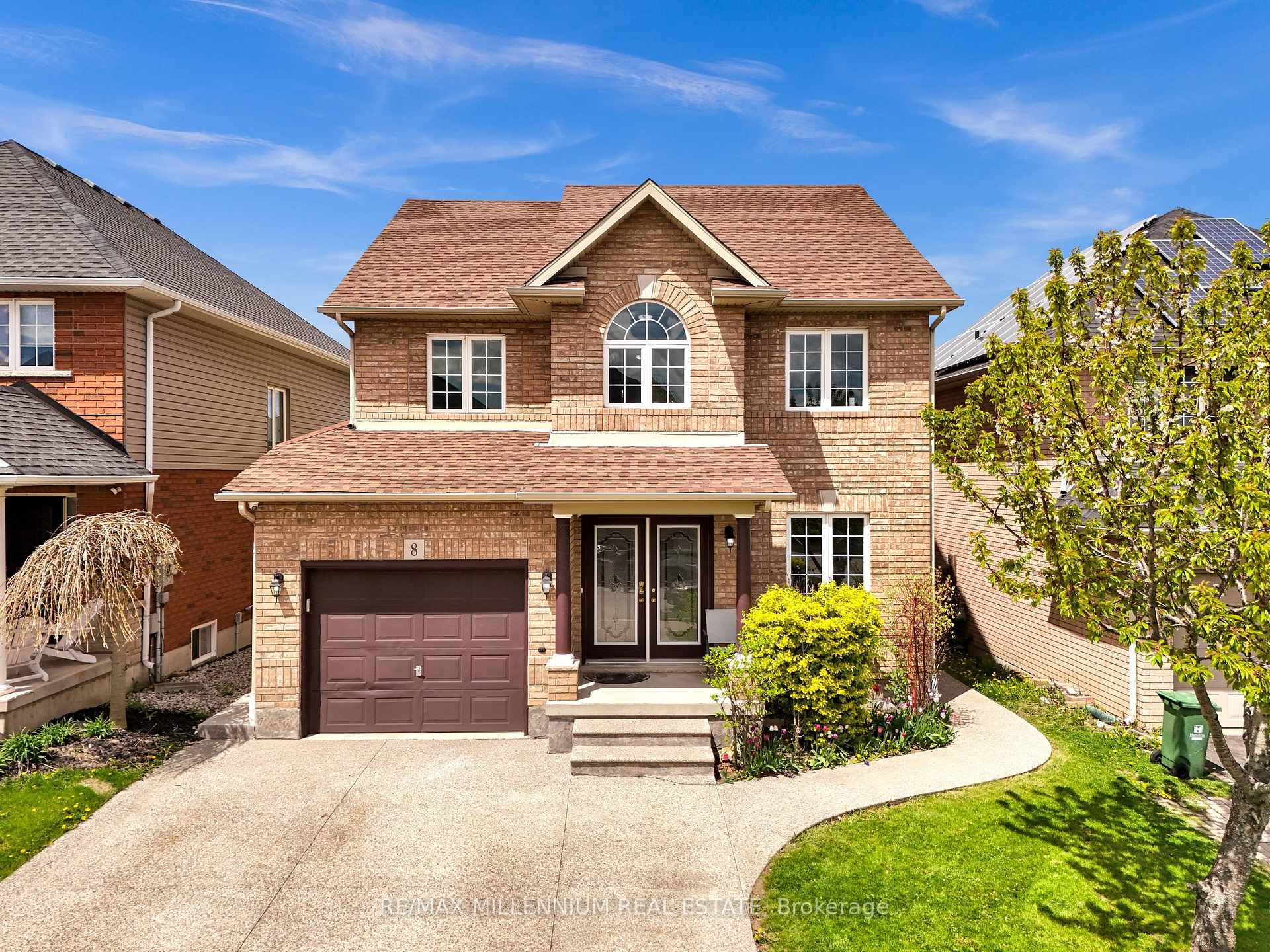 8 Bates Avenue Hamilton Ontario Canada Sale residential William (Bill) Kovacs Right at Home Realty, Brokerage*