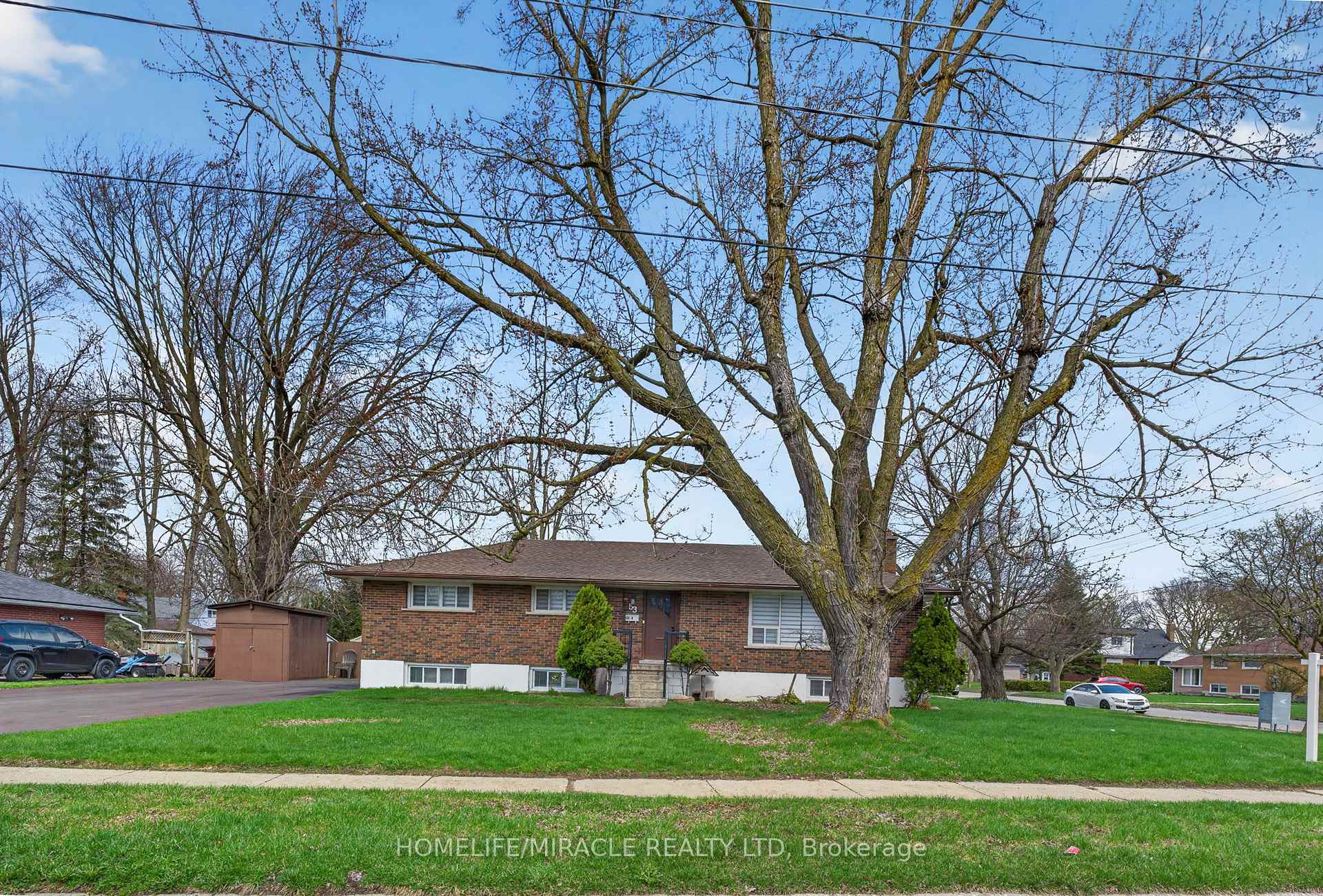 53 Nicklin Crescent Guelph Ontario Canada Sale residential Nasir Khan HomeLife/Miracle Realty Ltd., Brokerage *