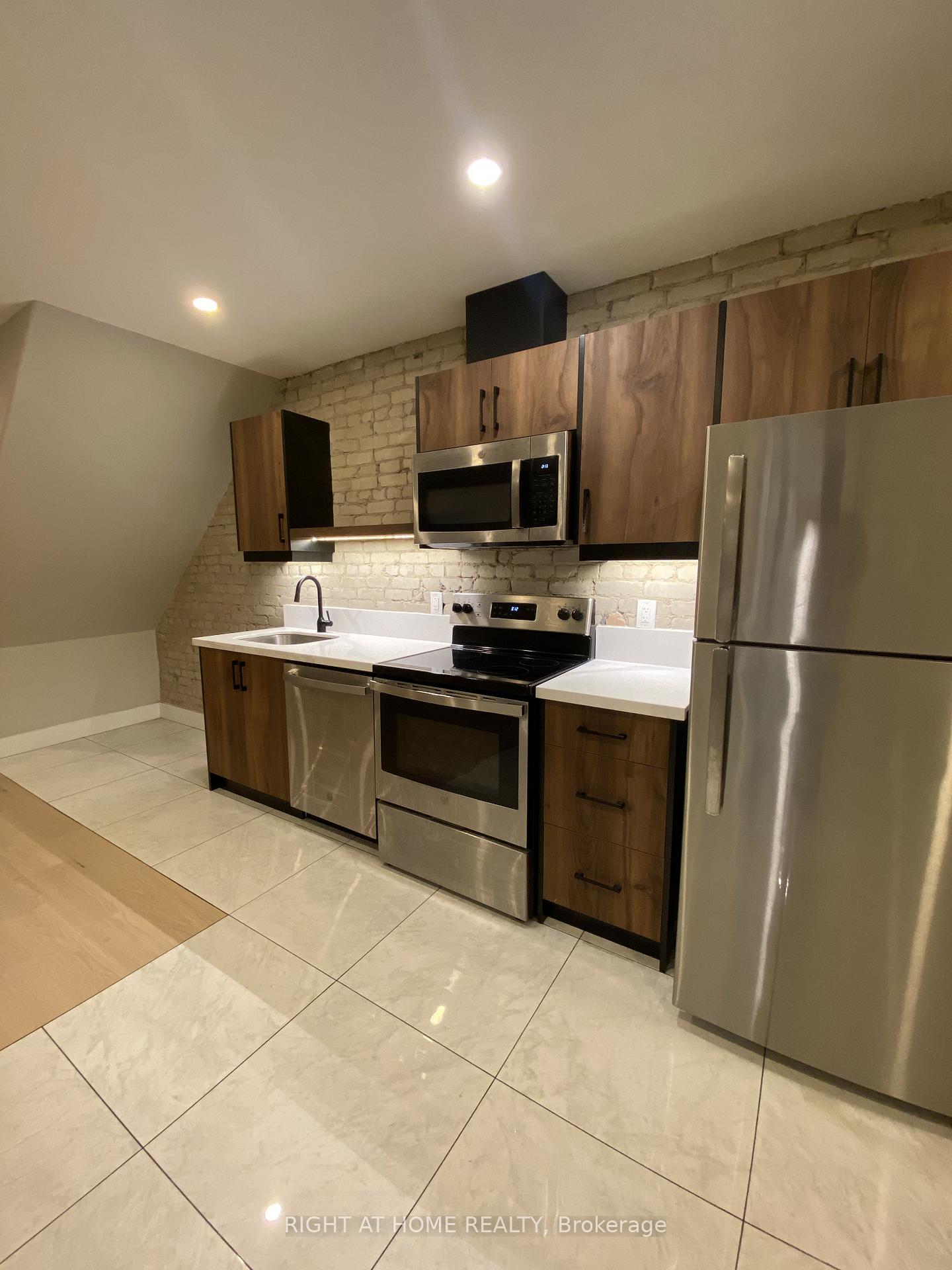 1 - 363 Parkside Drive Toronto Ontario Canada Rent residential Steven Burrows Right at Home Realty, Brokerage*